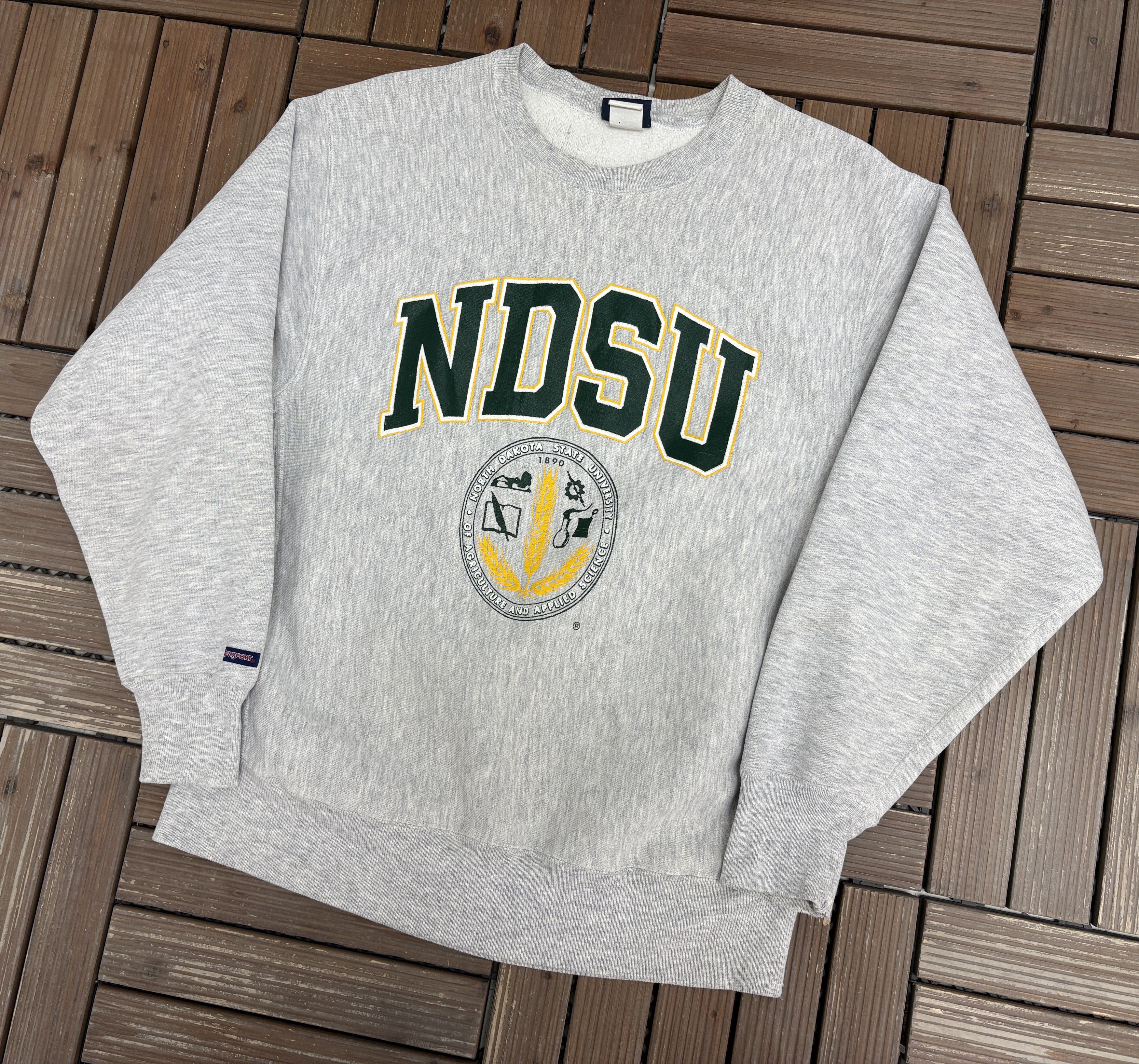 Vintage North Dakota State Bison Vintage Grey Crewneck Sweater Size US L / EU 52-54 / 3 - 3 Thumbnail