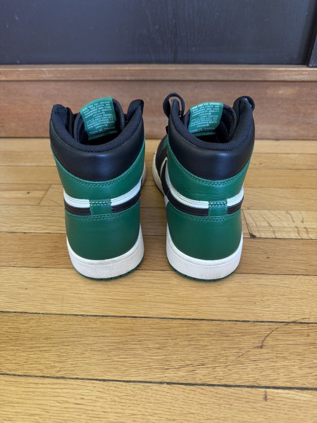 Nike Jordan 1 Pine Green OG Size US 10 / EU 43 - 3 Thumbnail