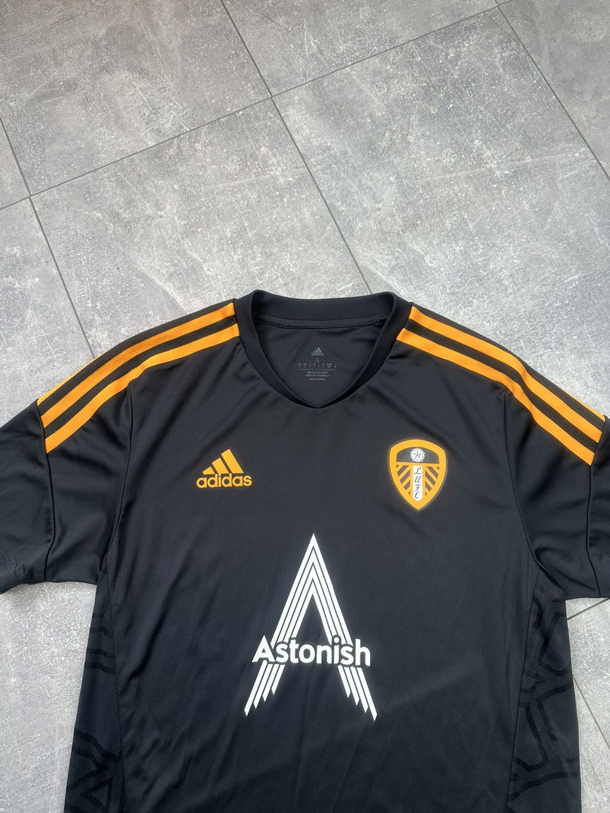 Vintage Adidas Leeds United Home Soccer Jersey 2022 Size US S / EU 44-46 / 1 - 4 Thumbnail