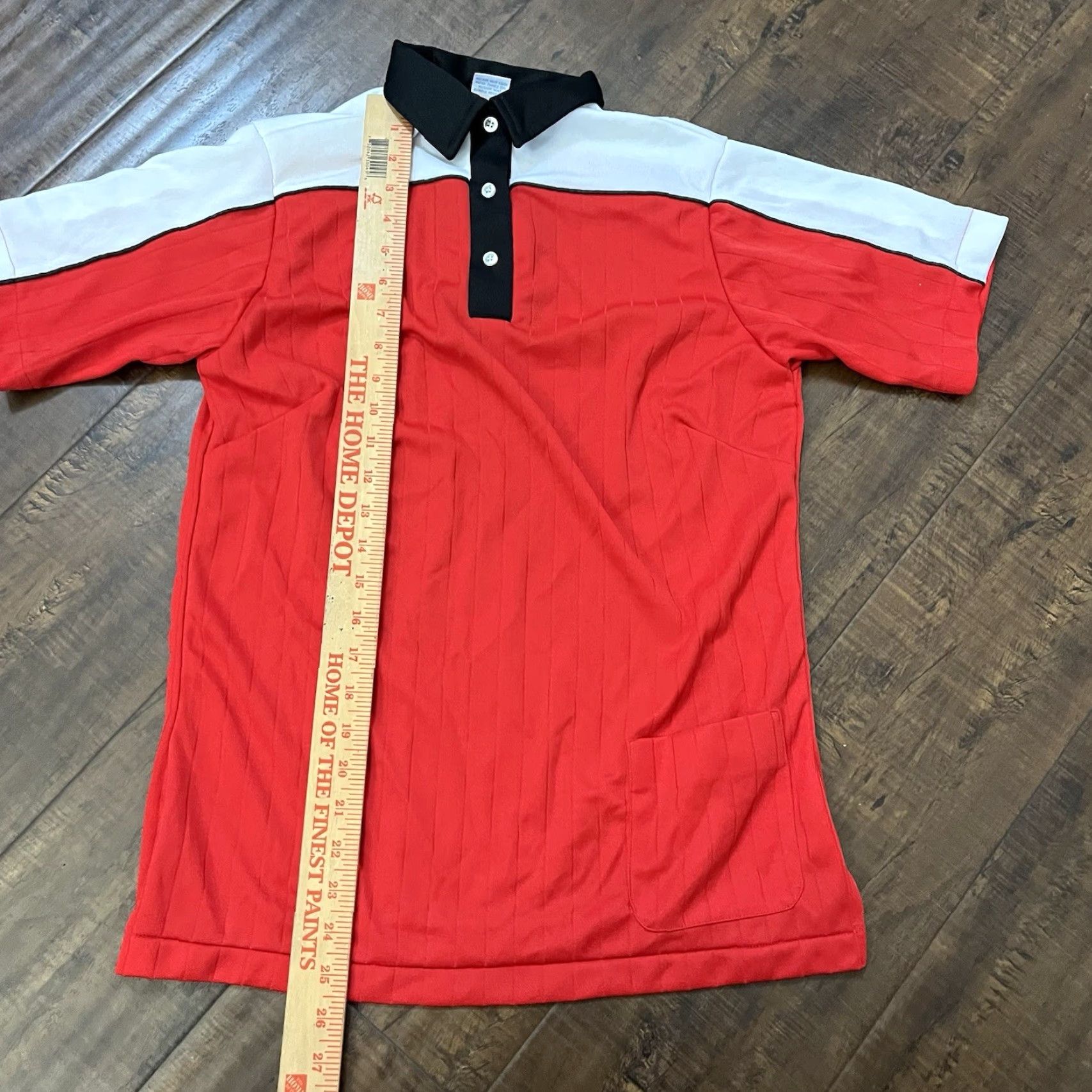 Vintage Vintage Hilton Polo Shirt Mens Small Short Sleeve Red Striped Polyester Size US S / EU 44-46 / 1 - 4 Thumbnail