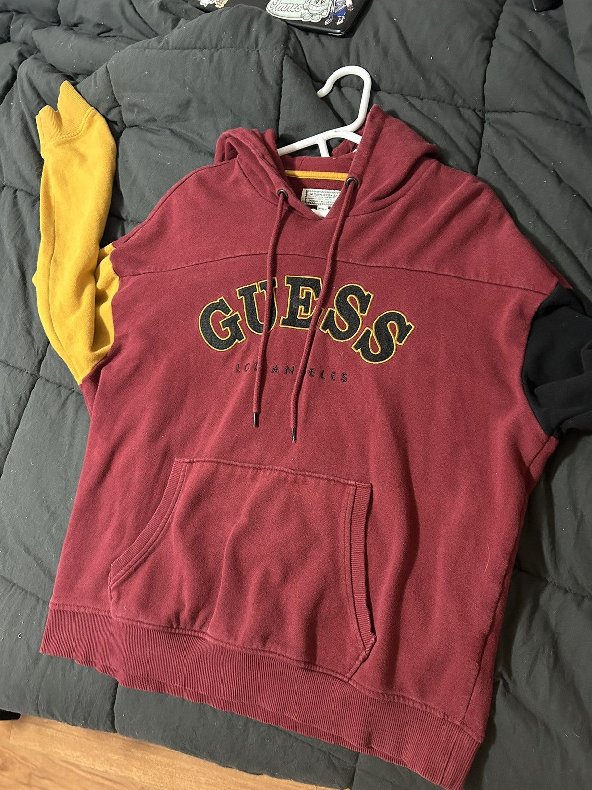Guess 🚨Throwback Guess Pull Over Hoodie🚨 Size US L / EU 52-54 / 3 - 2 Thumbnail