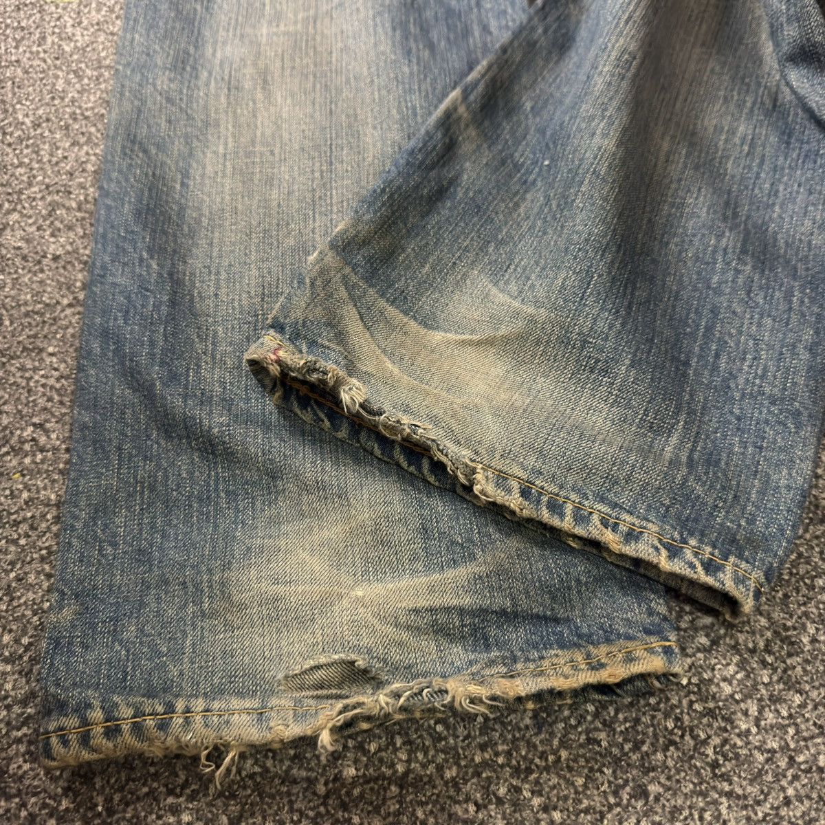 Levi's Vintage 2005 Levis S502 Destroyed Grunge Jeans W34 Size US 34 / EU 50 - 13 Thumbnail