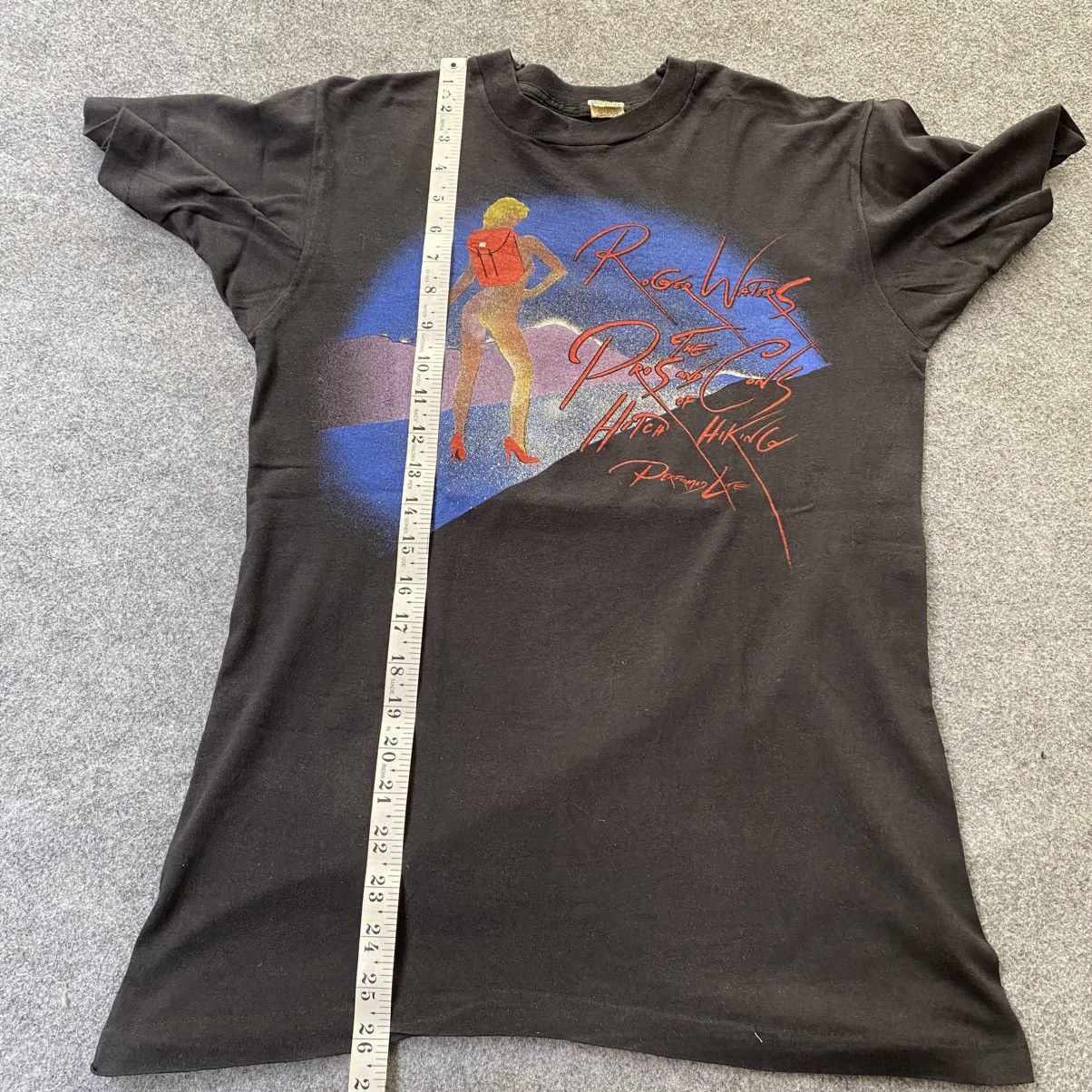 Band Tees Vintage 1984 Roger Waters tour t shirt Size US M / EU 48-50 / 2 - 7 Thumbnail