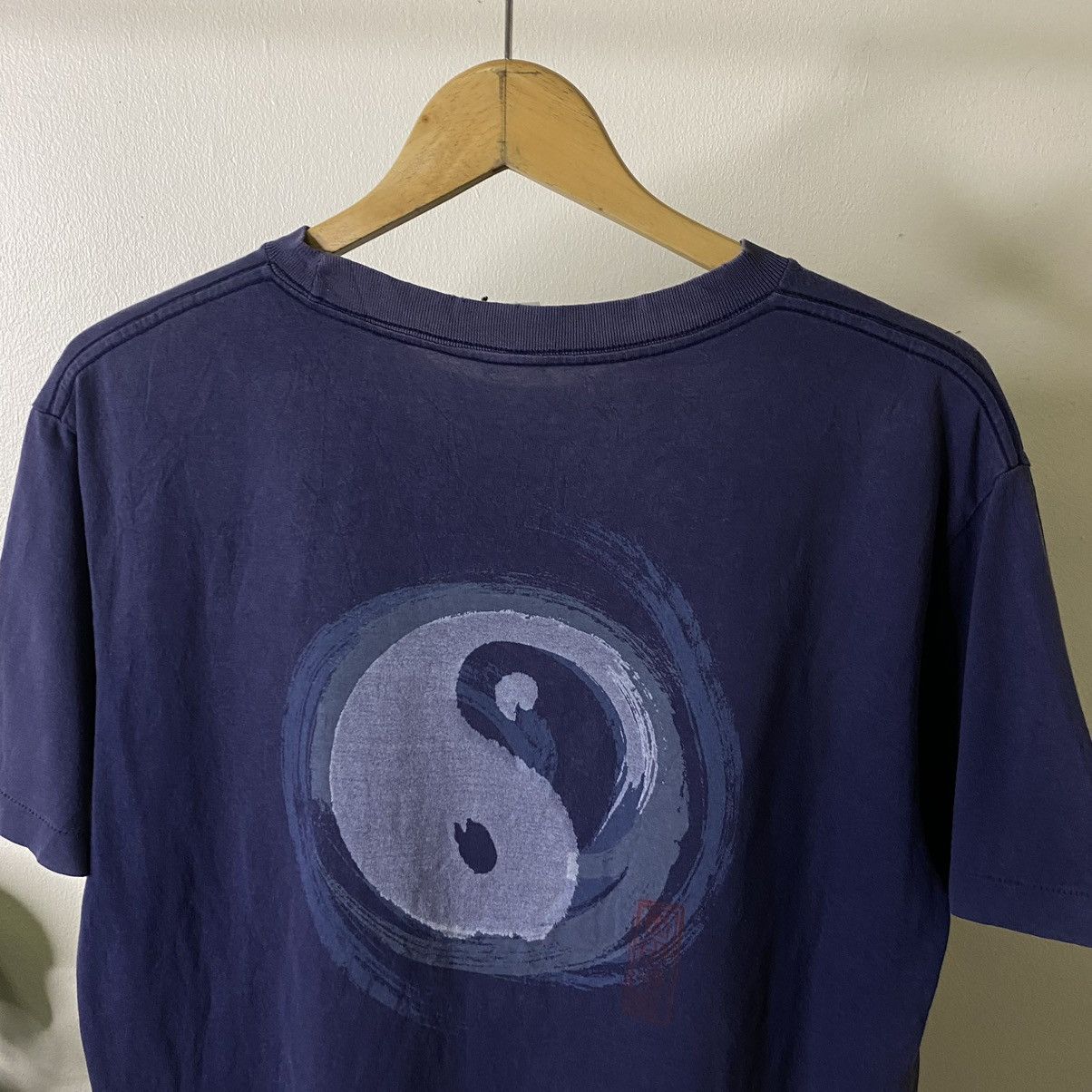 Vintage Vintage Y2K T&C Surf Big Back Ying Yang Logo Surfing Style T Size US L / EU 52-54 / 3 - 2 Thumbnail