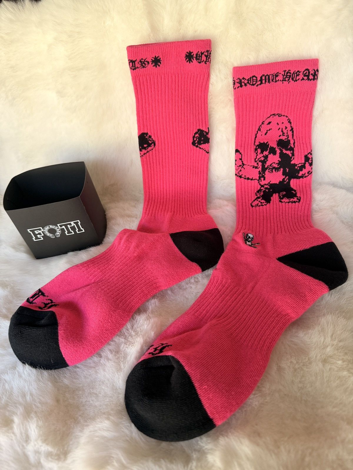 Chrome Hearts Chrome Hearts FOTI Neon Pink Socks Rare Gothic Streetwear Size ONE SIZE - 8 Thumbnail