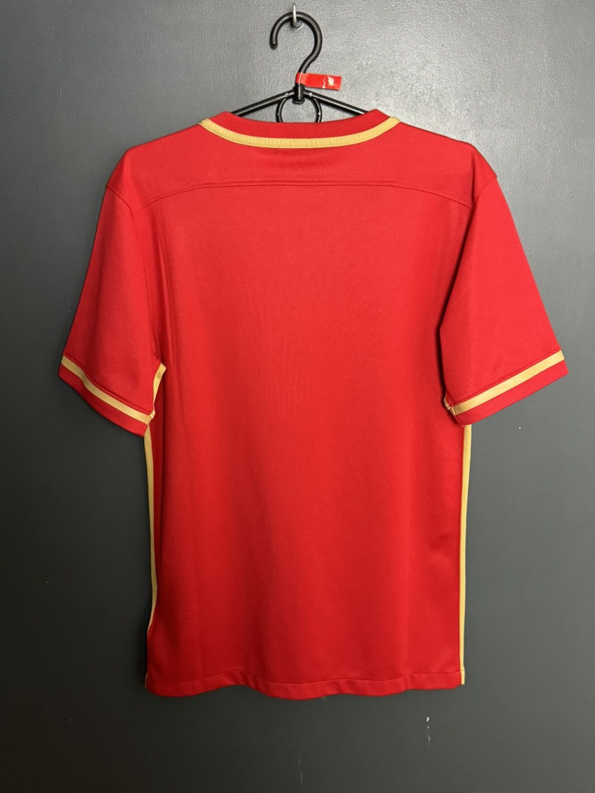 Nike Guangzhou Evergrande 16/17 Home Football Soccer Jersey Shirt Size US S / EU 44-46 / 1 - 2 Thumbnail