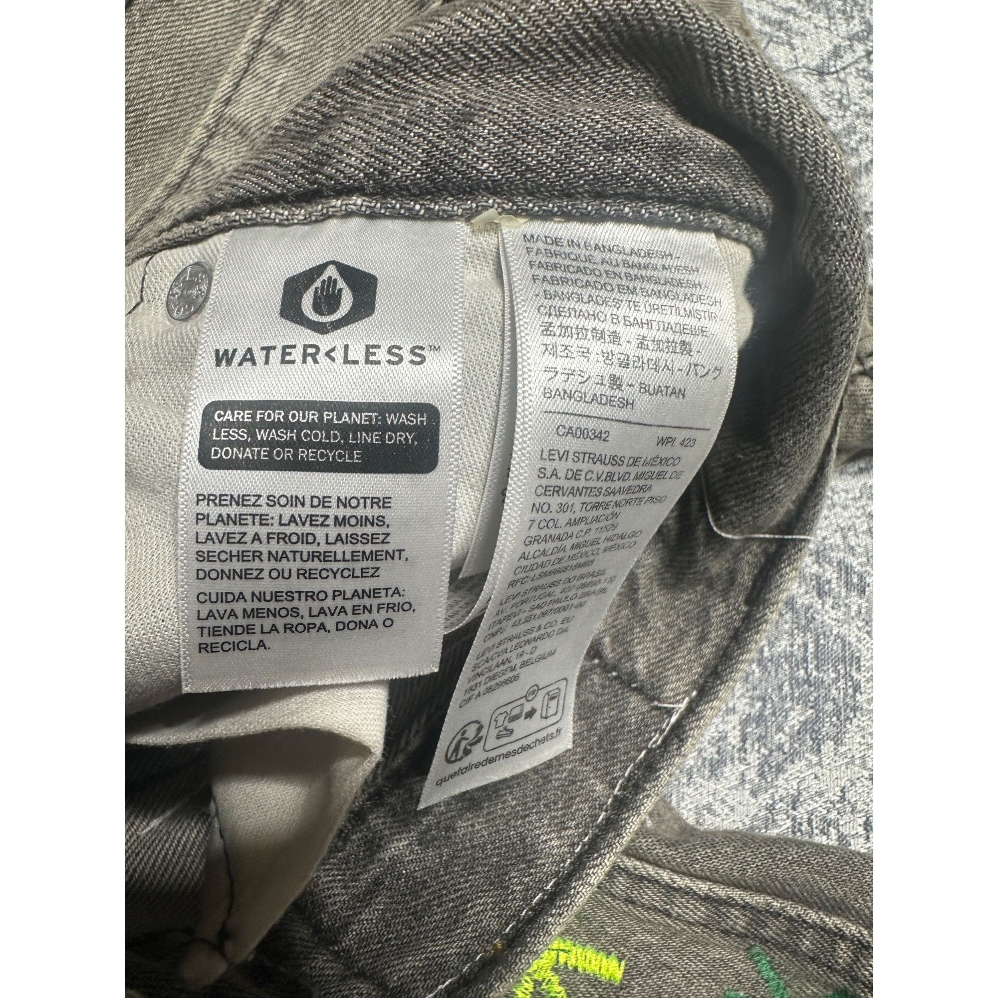 Other Pale GRAIDENT PAINTER All over embroidered DENIM SHORTS Size US 34 / EU 50 - 5 Thumbnail