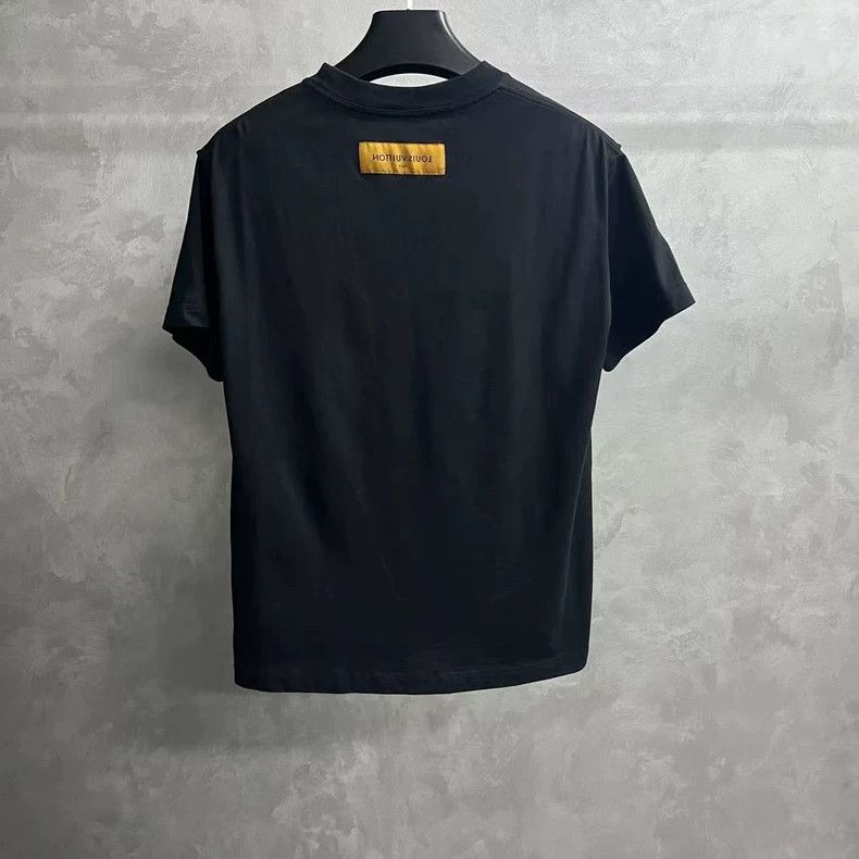 Louis Vuitton Louis Vuitton Black cotton embossed short sleeve T-shirt Size US S / EU 44-46 / 1 - 2 Thumbnail