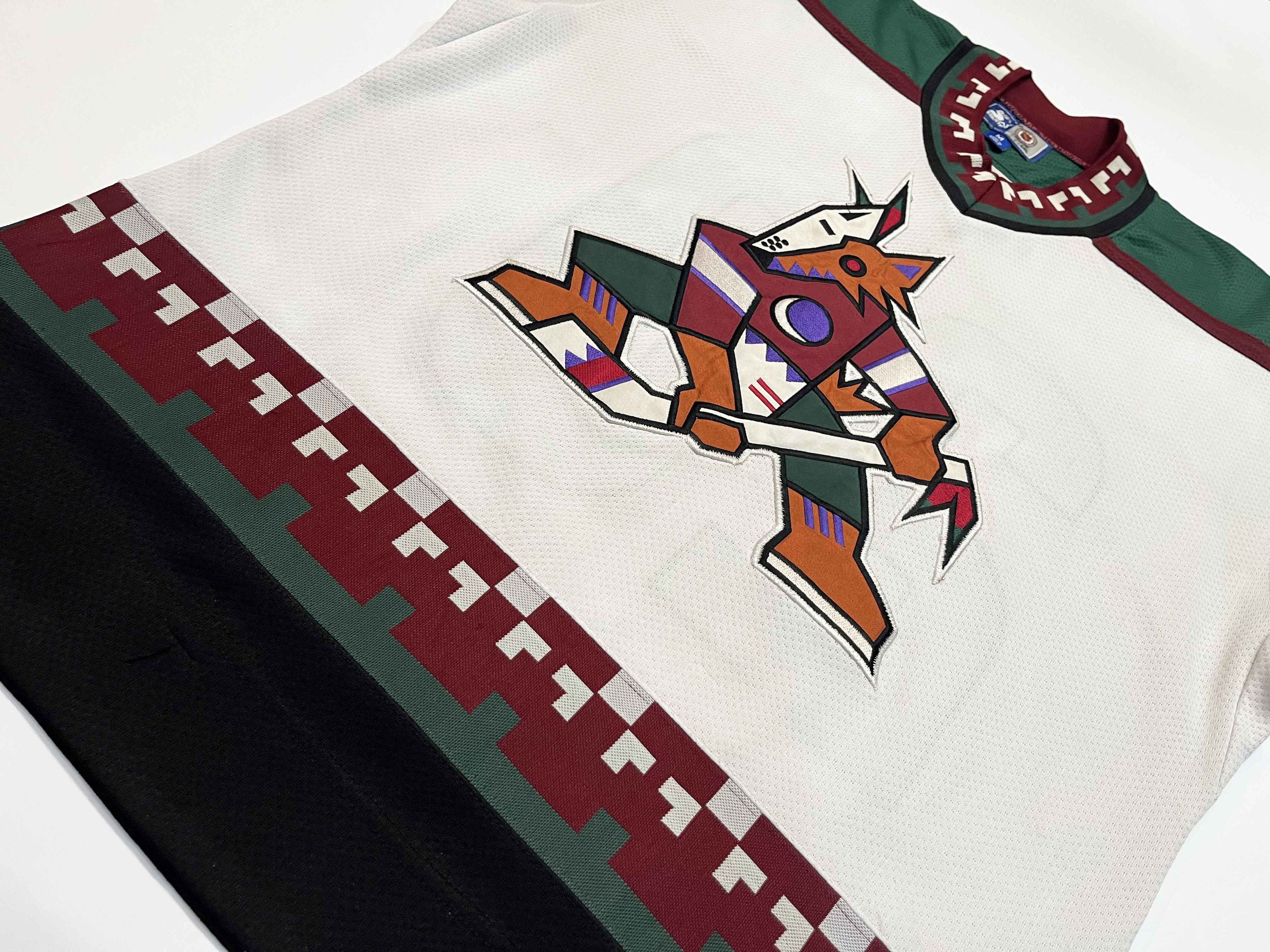 Starter Vtg Starter Phoenix Coyotes TVERDOVSKY #20 NHL Hockey Jersey Size US M / EU 48-50 / 2 - 8 Thumbnail
