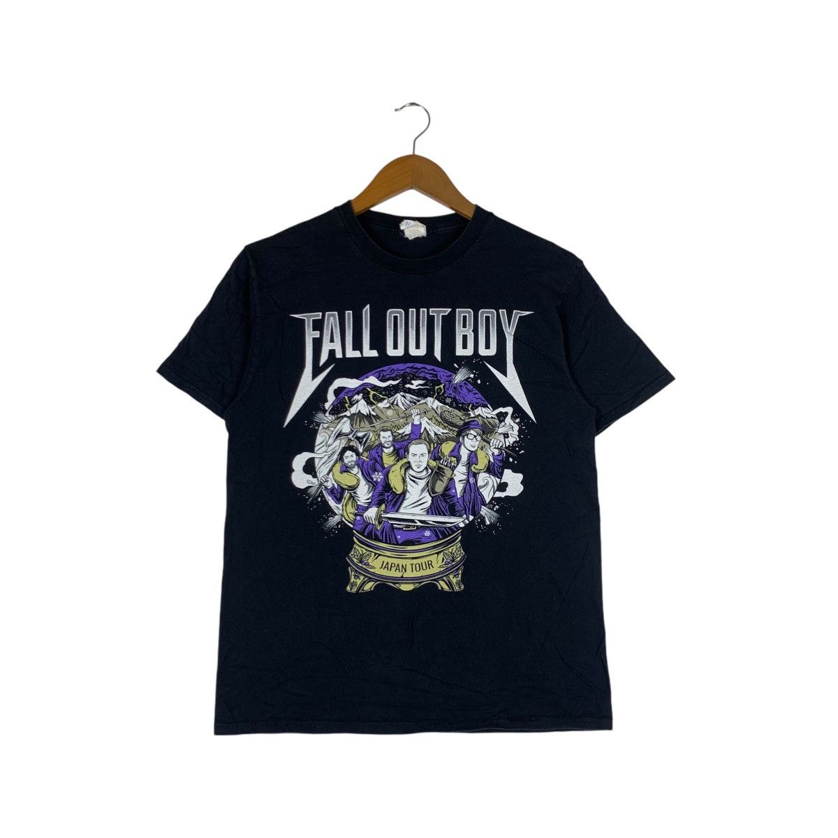 Gildan FALL OUT BOY Mania Japan Tour Punk Rock Band Tee Shirt Size M / US 6-8 / IT 42-44 - 1 Thumbnail