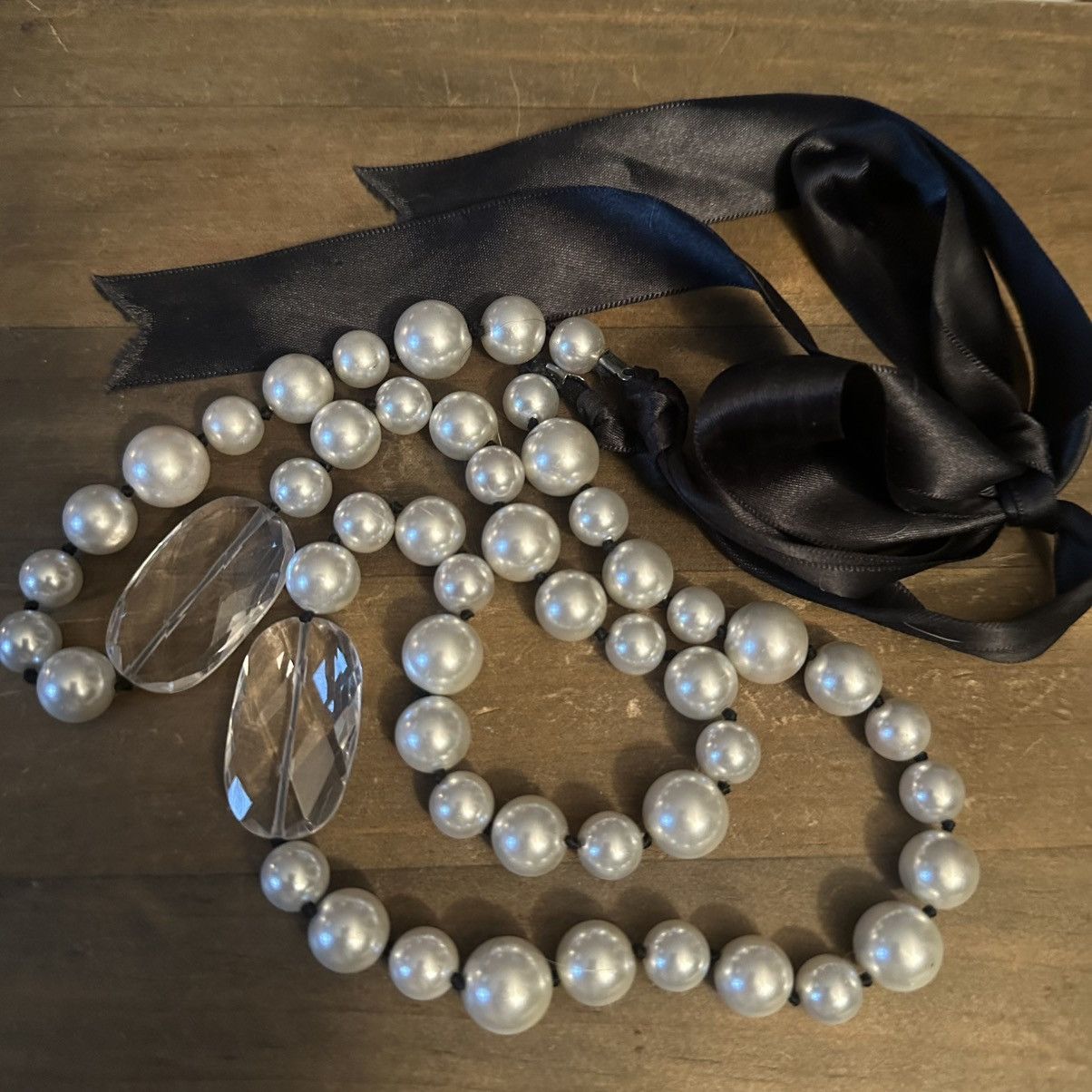 Other Vintage long lucite pearl necklace Size ONE SIZE - 2 Thumbnail