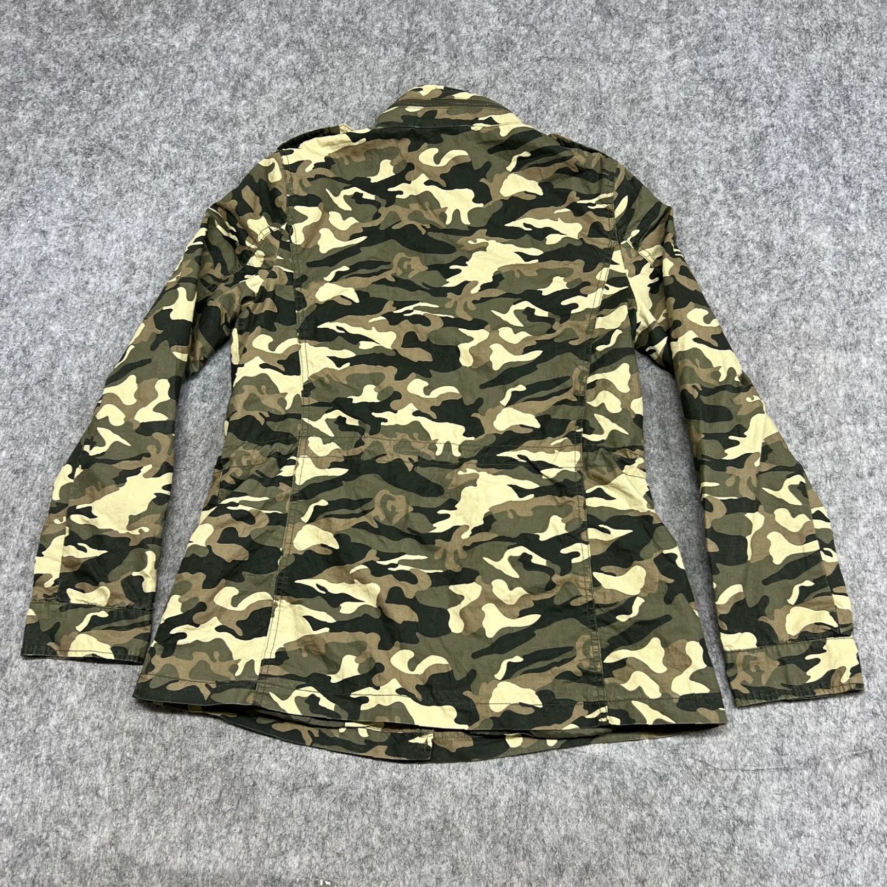 Levi's VINTAGE Levi's Jacket Womens S Camouflage Military Field Full Zip Pockets M-65 Size S / US 4 / IT 40 - 2 Thumbnail