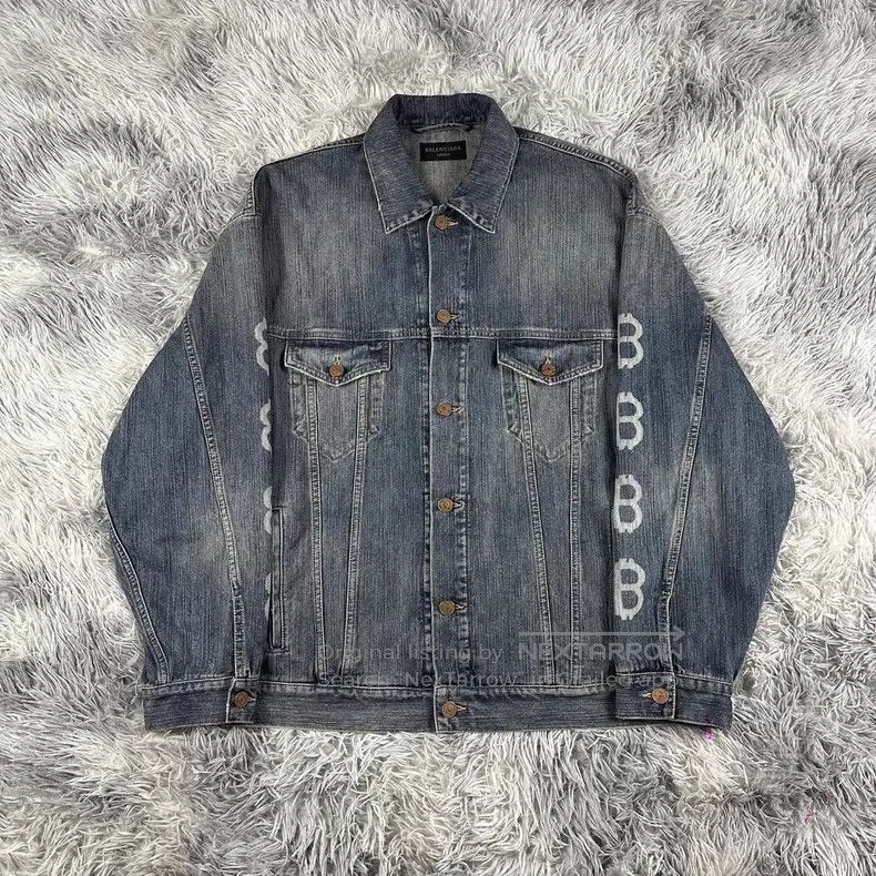 Balenciaga Balenciaga Double B Bitcoin logo denim jacket Size US M / EU 48-50 / 2 - 1 Thumbnail