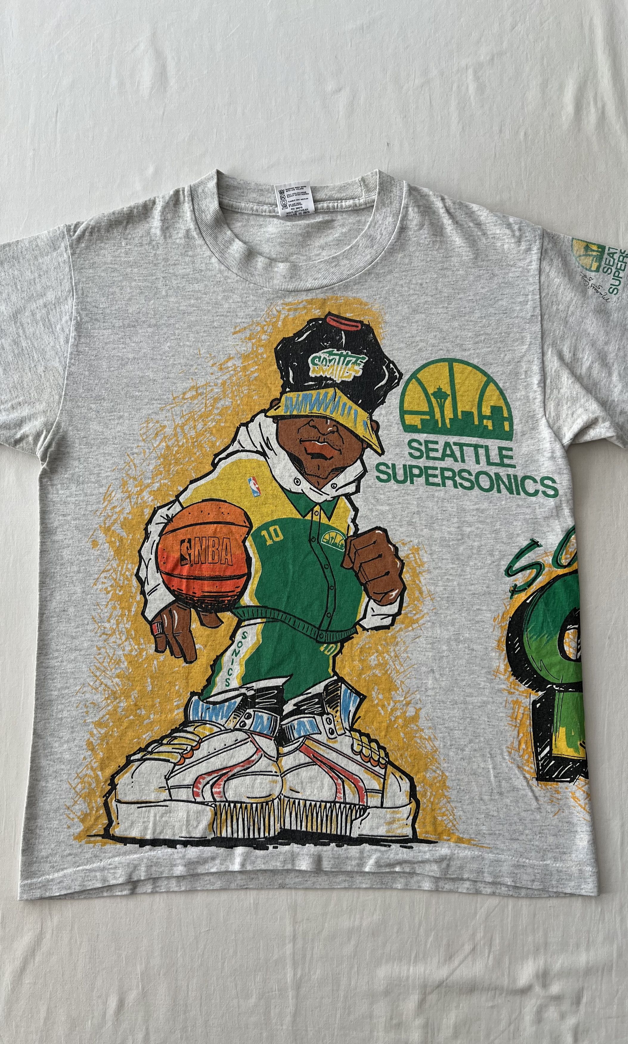 NBA Vintage 90s Seattle Supersonics NBA Gray T-shirt Size US M / EU 48-50 / 2 - 3 Thumbnail