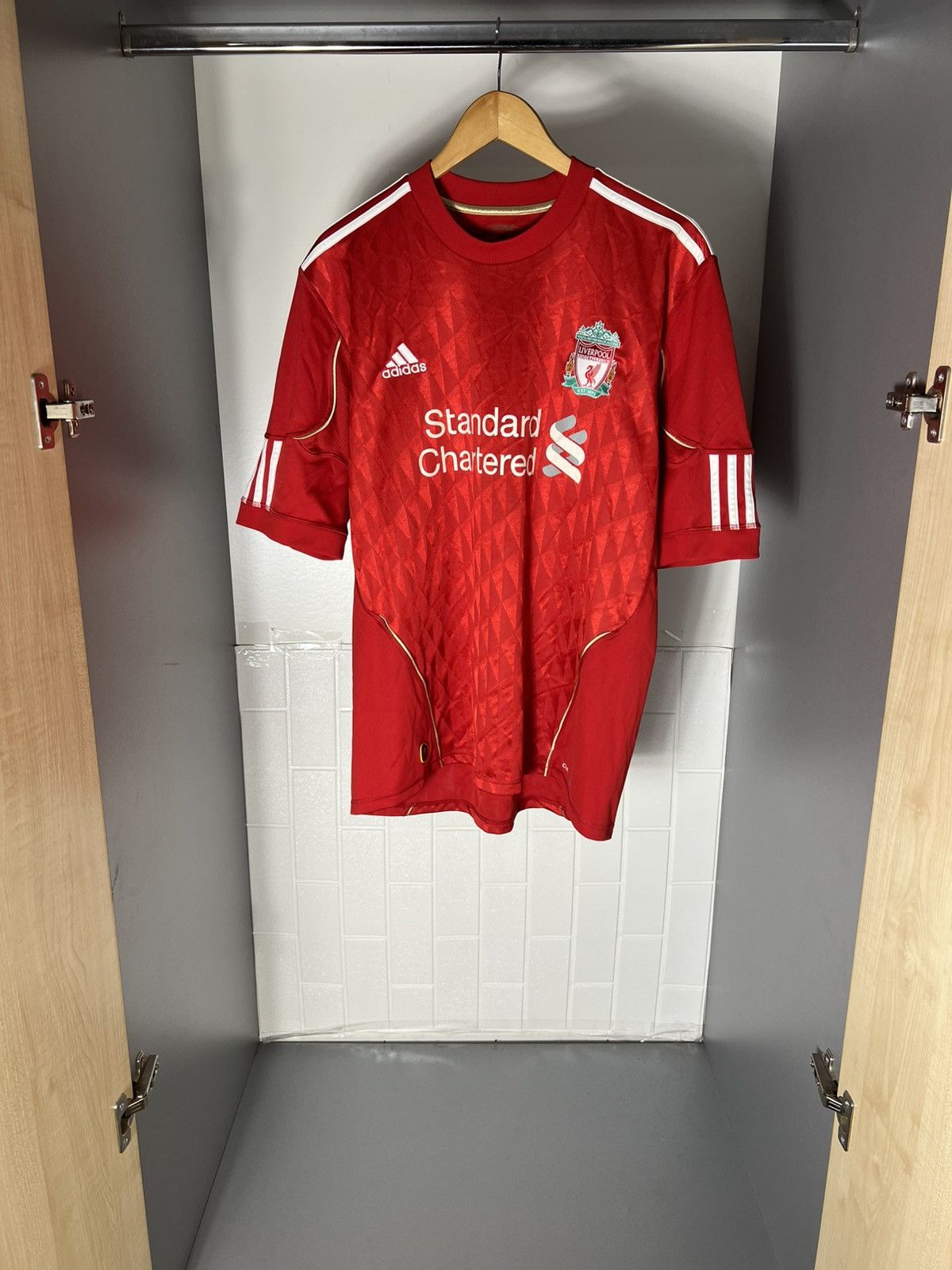 VINTAGE ADIDAS FC LIVERPOOL ENGLAND SOCCER JERSEY RETRO Y2K