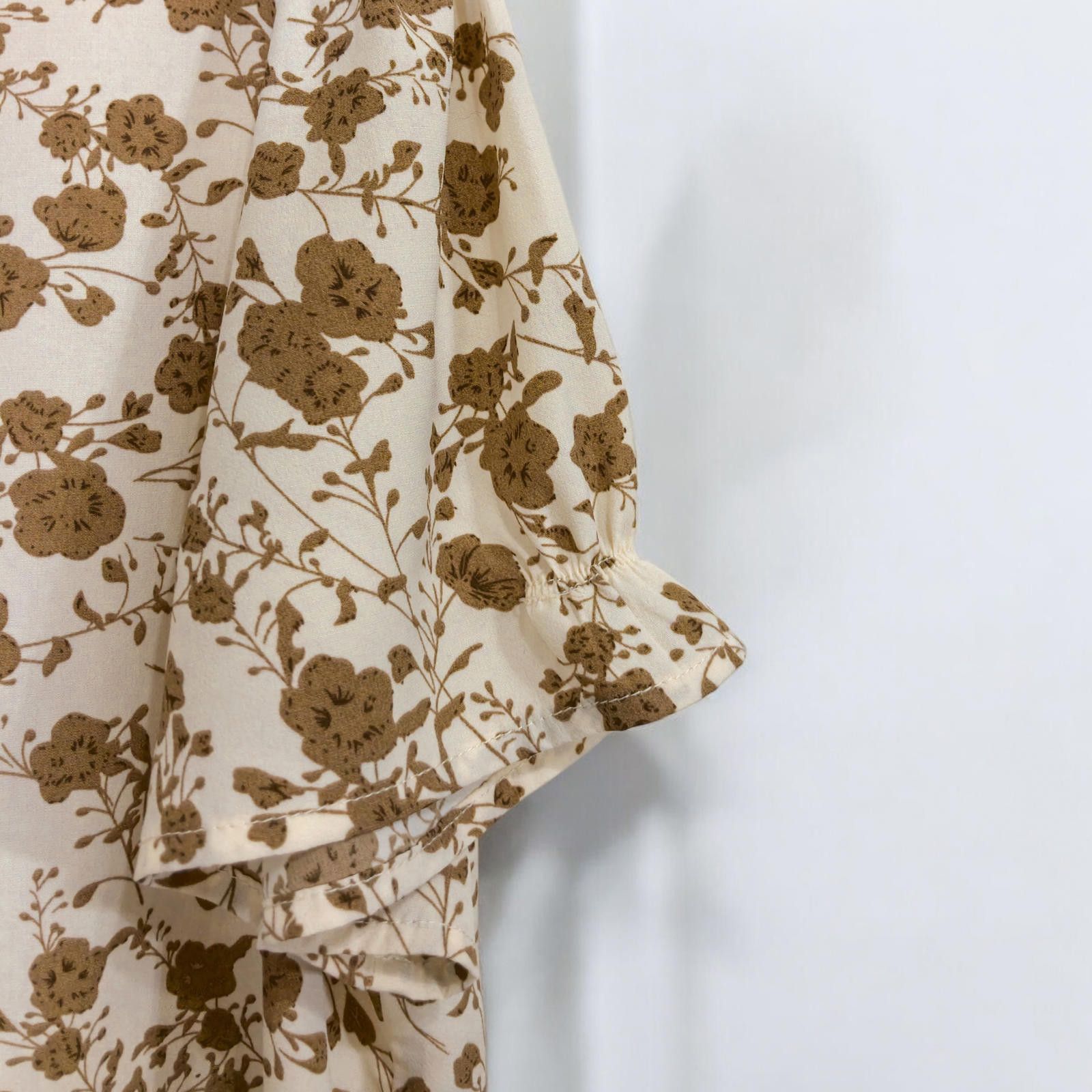 Designer Chic Floral Short Sleeve Shirt by Monday Fun - Size M Size M / US 6-8 / IT 42-44 - 3 Thumbnail