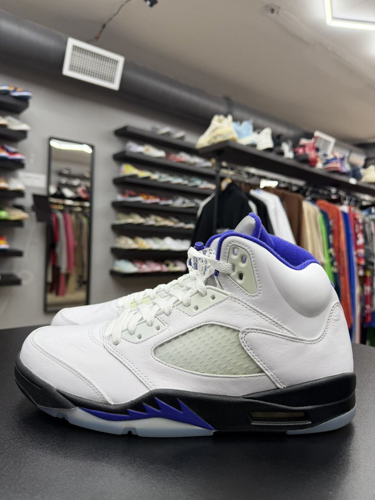Jordan Brand Size 11 - Jordan 5 Retro Dark Concord Size US 11 / EU 44 - 1 Thumbnail