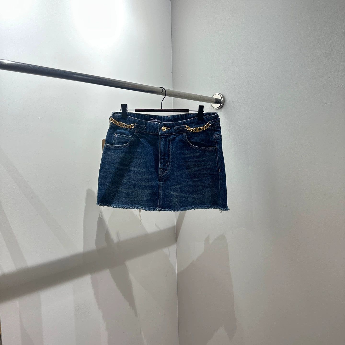Celine Celine apr260 Triomphe Chain Denim Mini Skirt 26 Size 26" / US 2 / IT 38 - 1 Thumbnail