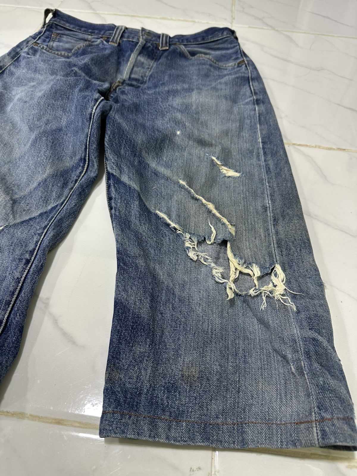 Levi's Vintage Big e pek 201 lvc buckle back 90s Size US 30 / EU 46 - 2 Thumbnail