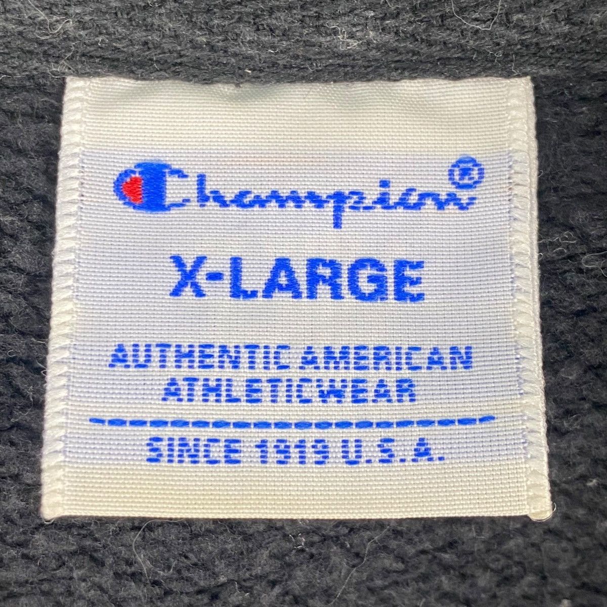 Champion Vintage Champion Embroidered Hoodie Sweater Black Size L Size US L / EU 52-54 / 3 - 7 Thumbnail