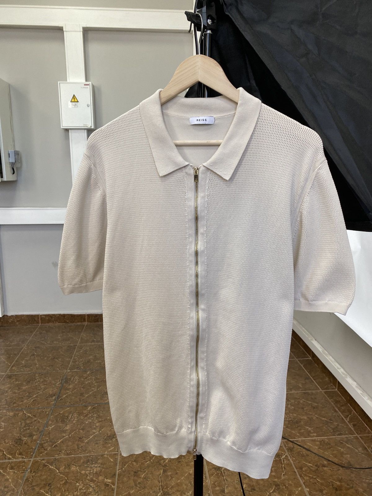 Reiss Reiss Luxury Polo Shirt Gold Zip Rare Retro Hype Y2K Size US L / EU 52-54 / 3 - 1 Thumbnail