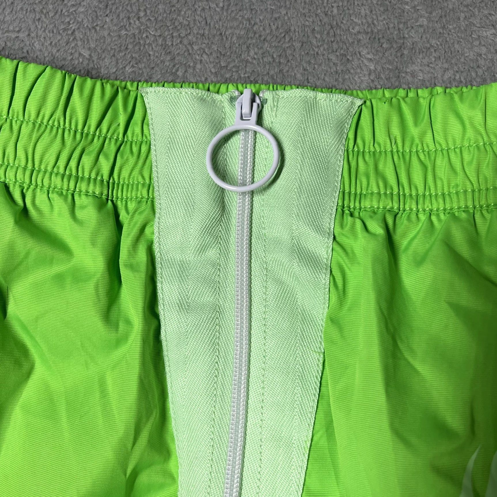 Nike Nike Sportswear NSW Women's XS 24” Waist CT0880-398 Neon Green Trousers EUC Size 26" / US 2 / IT 38 - 4 Thumbnail