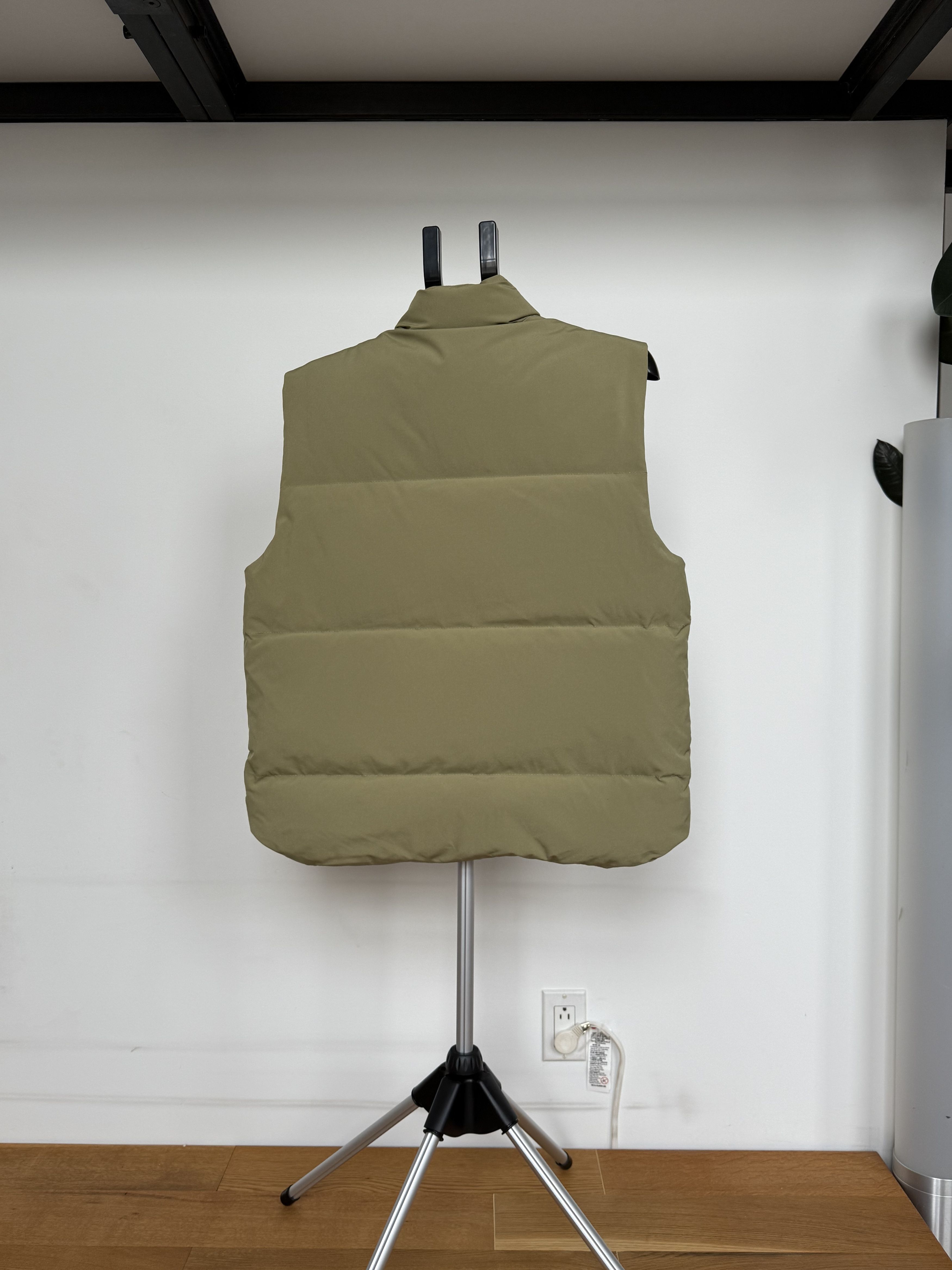 The Arrivals AER Puffer Vest Size US M / EU 48-50 / 2 - 3 Thumbnail