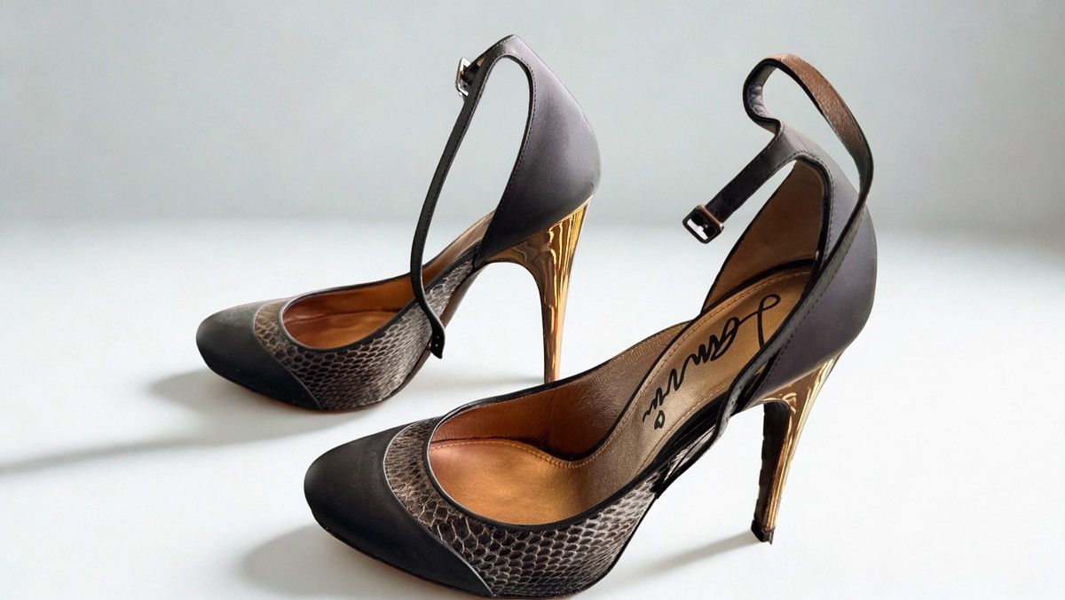 Lanvin Lanvin Vintage Gold Sculptural Heel Pumps EU38 UK5 Size US 8 / IT 38 - 1 Thumbnail