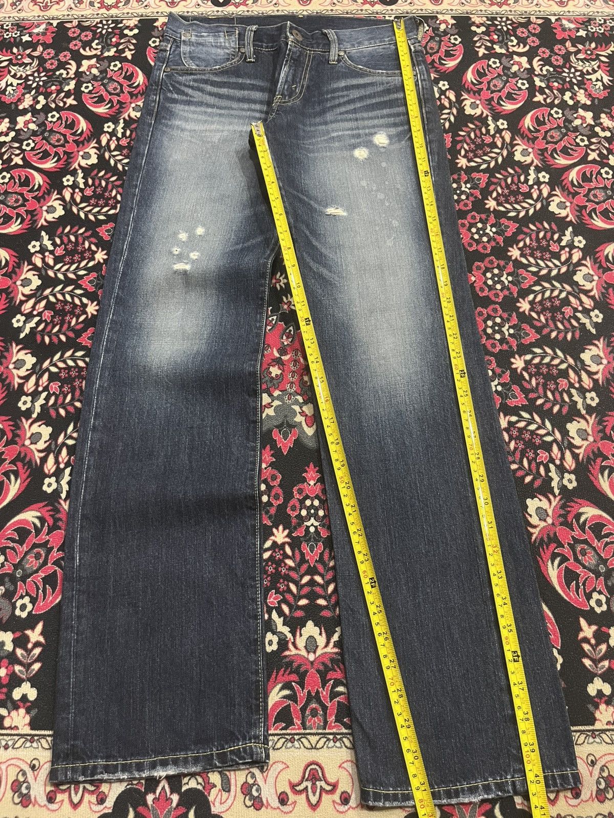 Levi's × Vetements Vintage Levi’s Dark Blue Faded Washed Distress Tapered Jeans Size US 28 / EU 44 - 12 Thumbnail