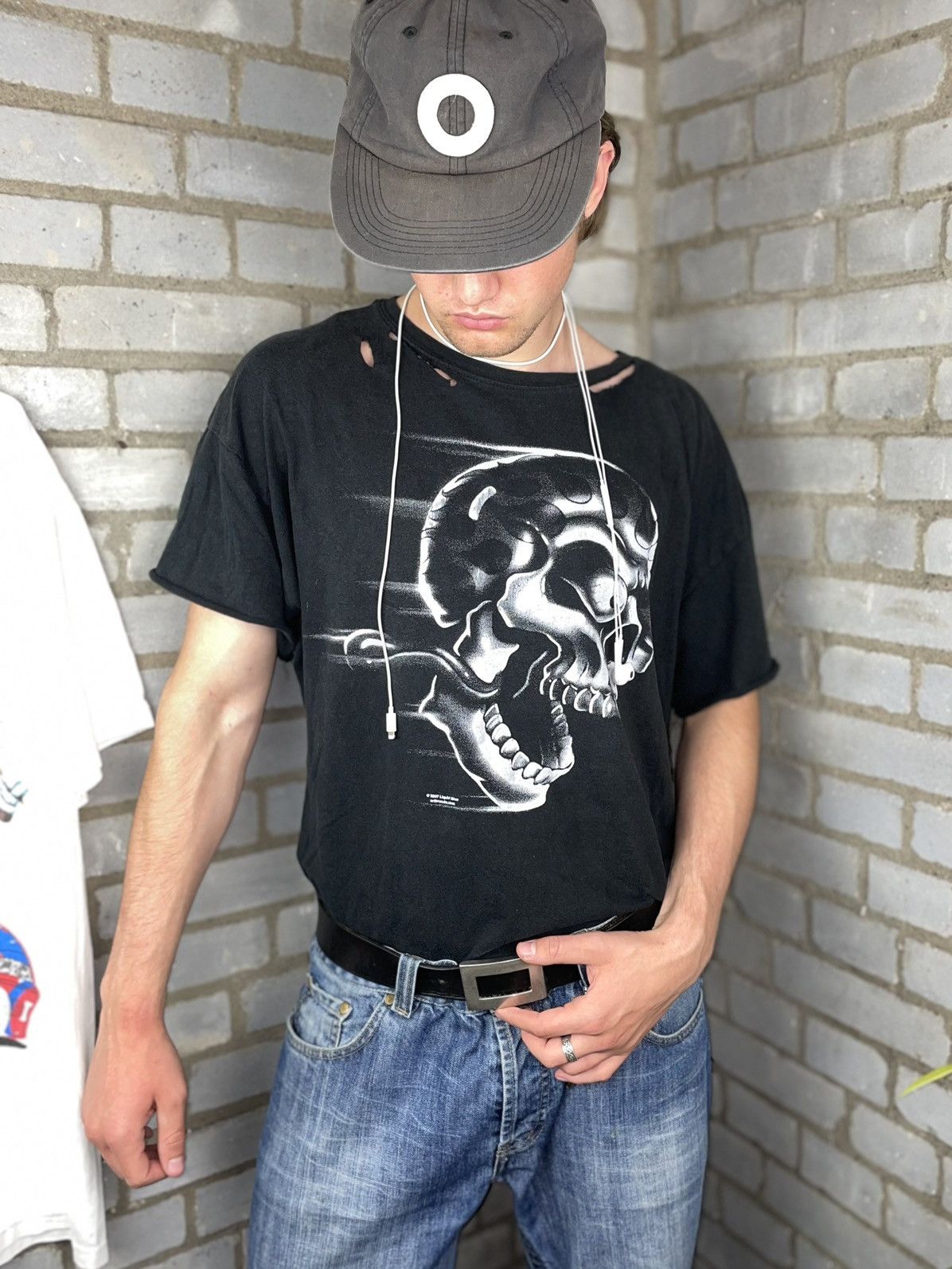 Liquid Blue × Vintage Liquid Blue vintage distressed trashed T-shirt Y2K Size US L / EU 52-54 / 3 - 1 Thumbnail