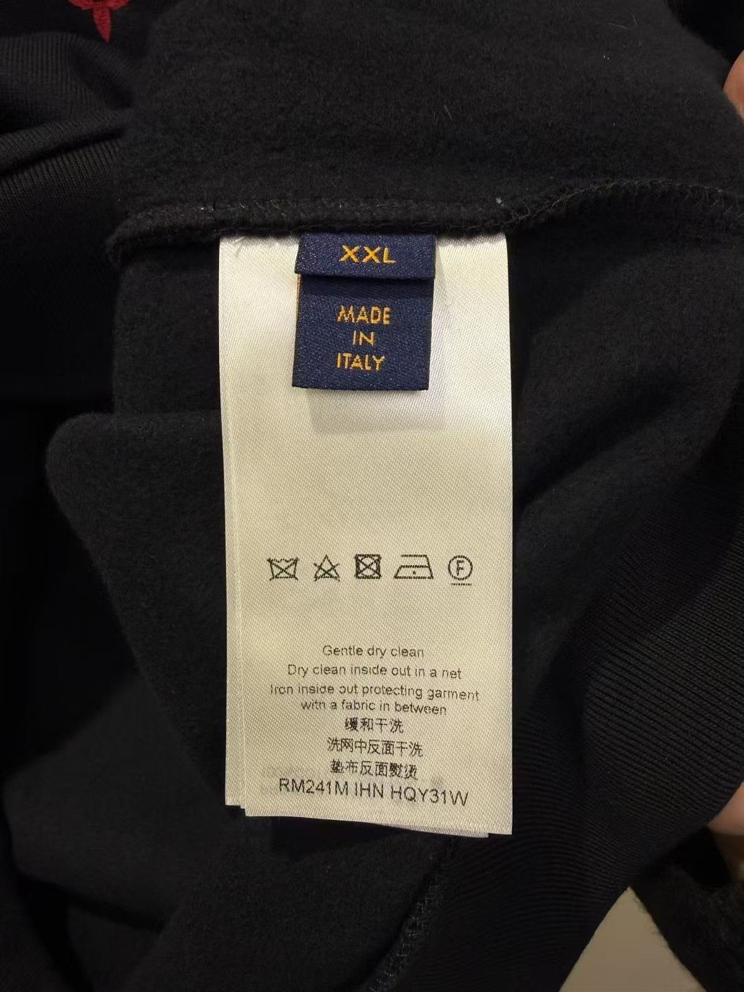 Louis Vuitton Louis Vuitton LV Embroidered Gradient Logo Hoodie Size US XXL / EU 58 / 5 - 3 Thumbnail