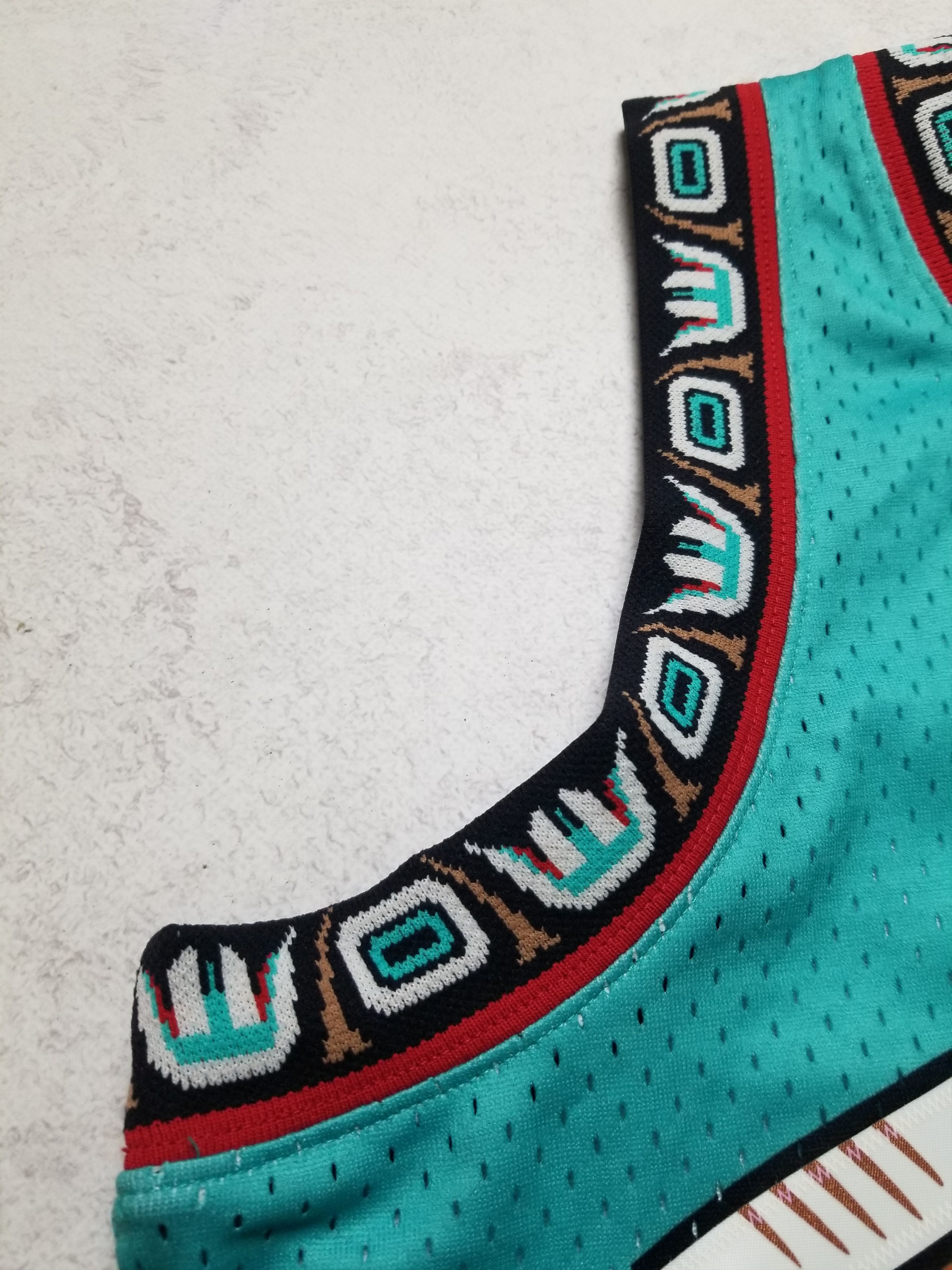 Mitchell & Ness Teal Vancouver Grizzlies Mike Bibby #10 Swingman Jersey Size US M / EU 48-50 / 2 - 9 Thumbnail