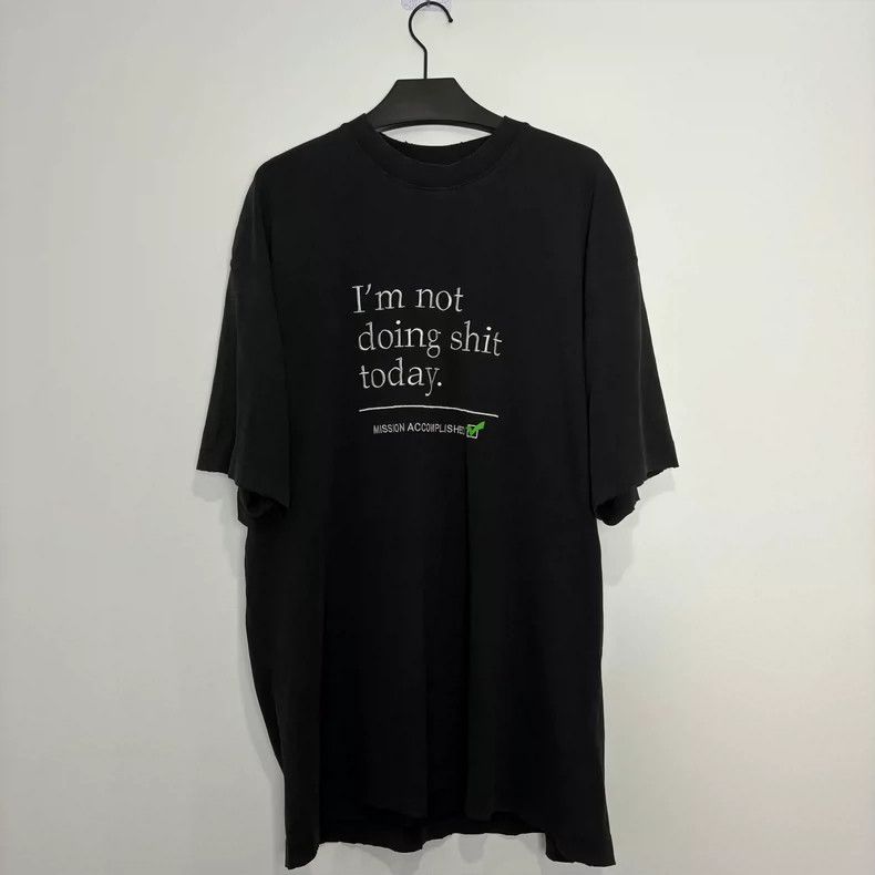 Vetements Vetements Vetteman lying flat slogan water-washed black sh Size US XS / EU 42 / 0 - 1 Thumbnail