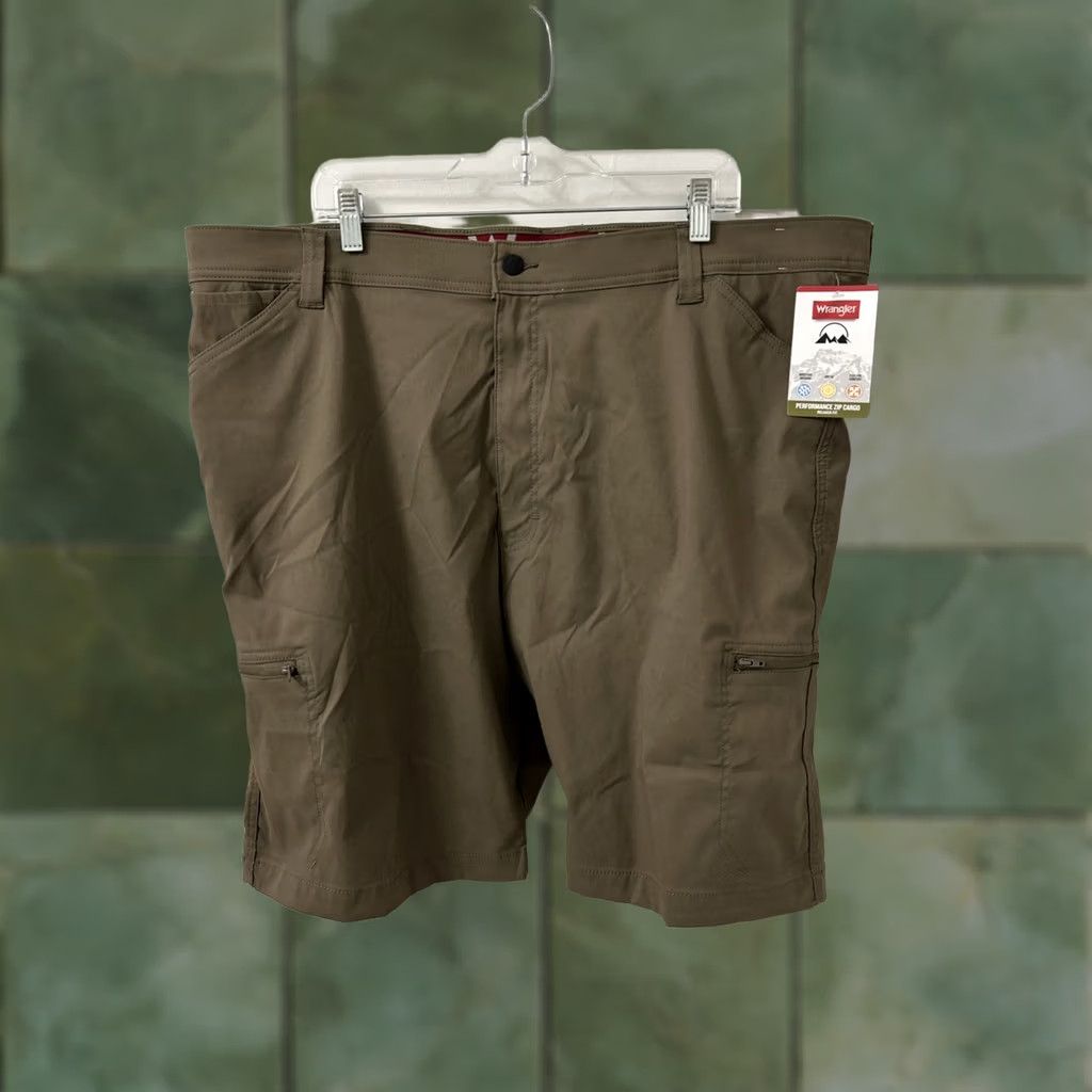 Wrangler Wrangler Performance Cargo Shorts Mens 44 Gray UPF 50 Relax Fit 10” Inseam Cargo Pockets Outdoor Travel Casual Men Size US 44 / EU 60 - 1 Thumbnail