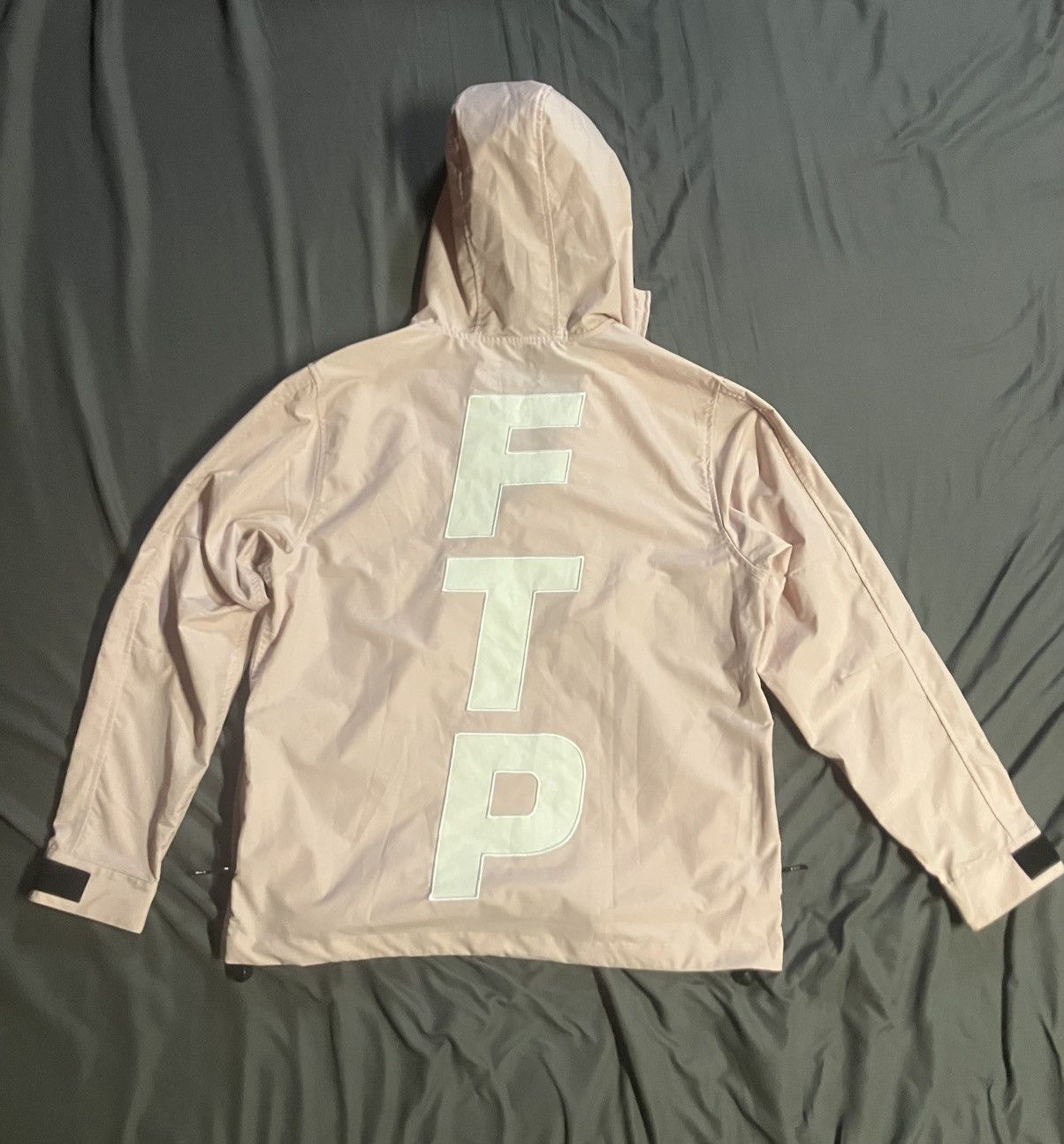 Fuck The Population FTP Vertical Logo anorak - dusty pink SS22 size M Size US M / EU 48-50 / 2 - 9 Thumbnail