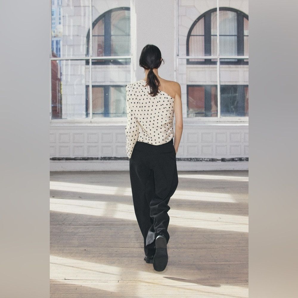 Zara NWT ZARA ASYMMETRIC SHOULDER PAD TOP ZW COLLECTION L Size L / US 10 / IT 46 - 5 Thumbnail