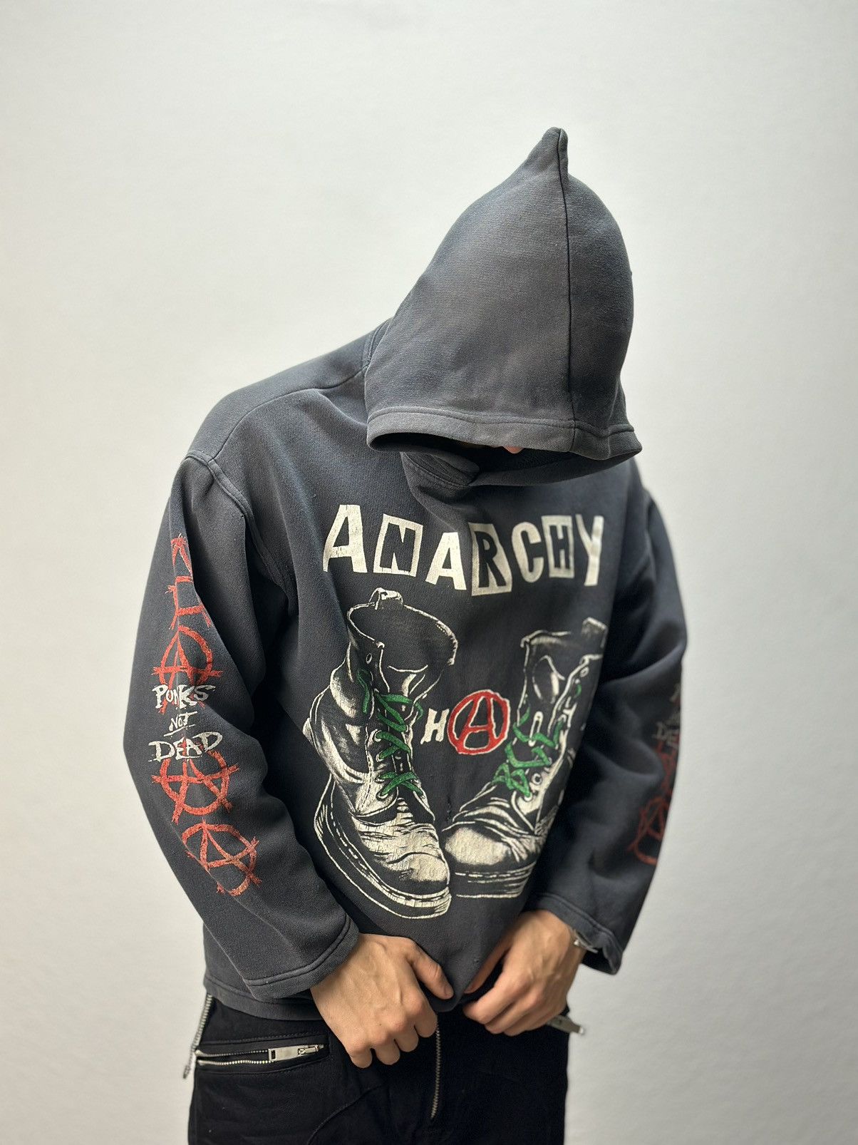 Band Tees Vintage 2000s Anarchy Graphic Pullover Hoodie Men's XL Black Size US L / EU 52-54 / 3 - 1 Thumbnail