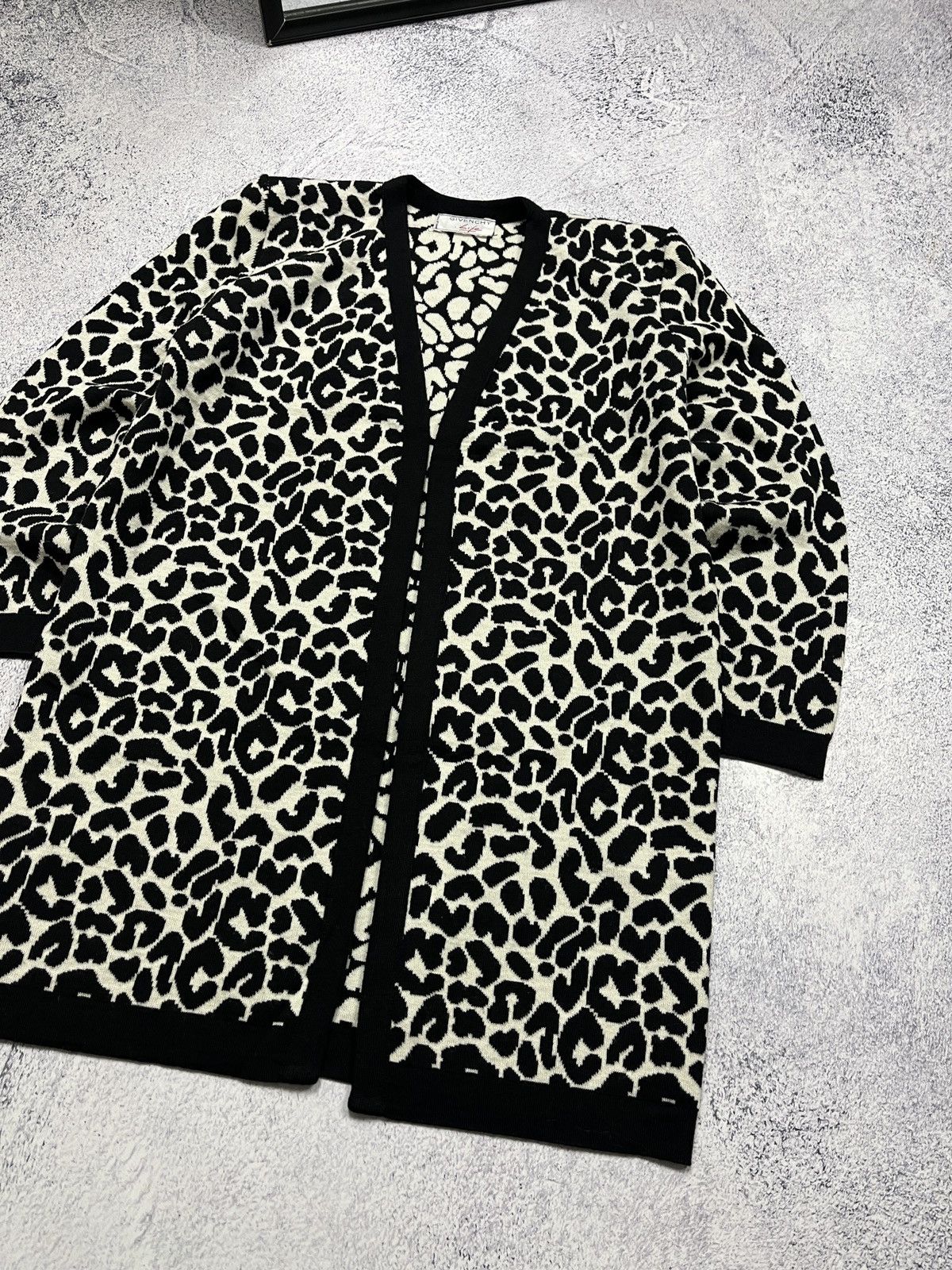 Givenchy × Vintage Vintage Givenchy Wool Cardigan Made in France Cape Jacket Size M / US 6-8 / IT 42-44 - 6 Thumbnail
