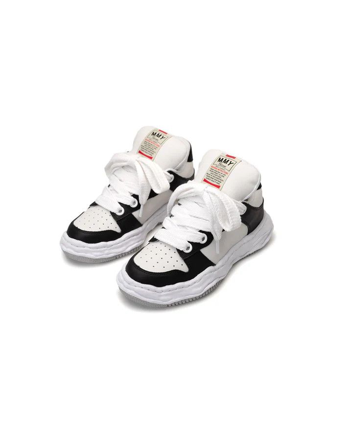 Maison MIHARA YASUHIRO o1mle0924 Leather Puffer Low-Top Sneaker in Black & White Size US 6 / EU 39 - 3 Thumbnail