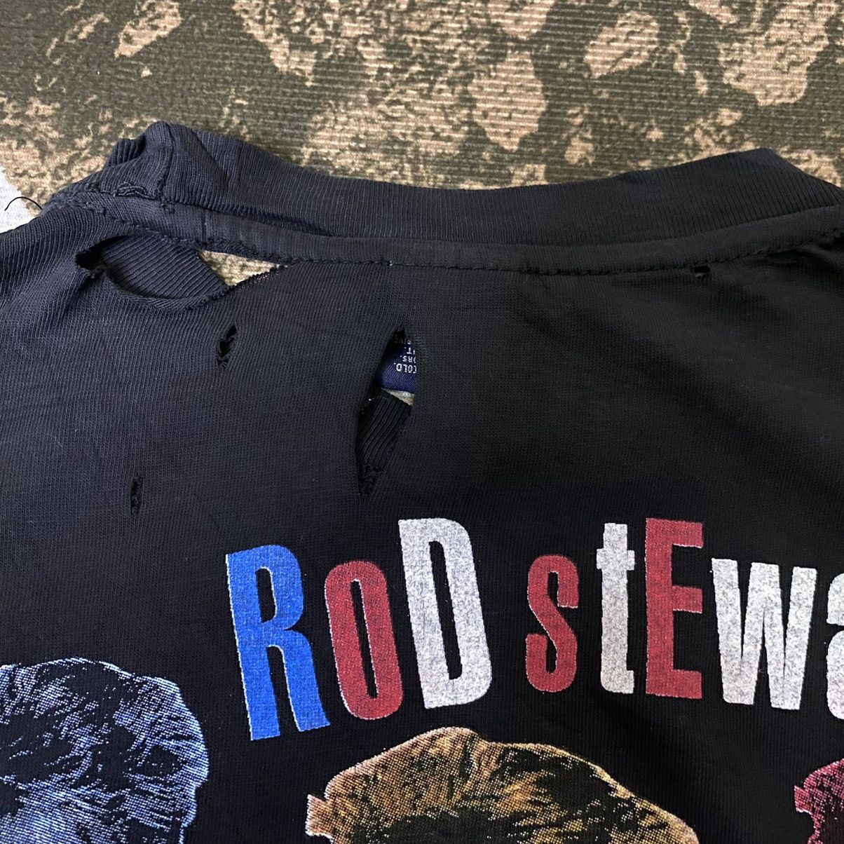 Band Tees × Vintage Vintage 2004 Rod Stewart Tour Distressed Tee Size US L / EU 52-54 / 3 - 7 Thumbnail