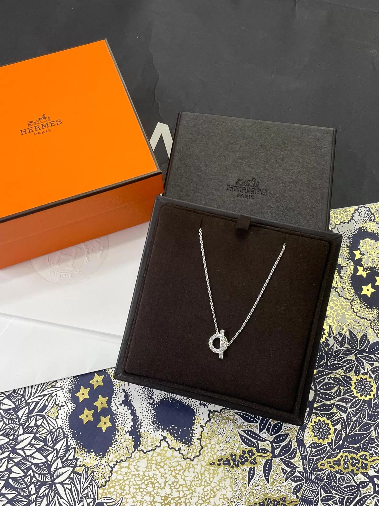 Hermes Hermes 18k WG Diamond Finesse Q Necklace Size ONE SIZE - 1 Thumbnail