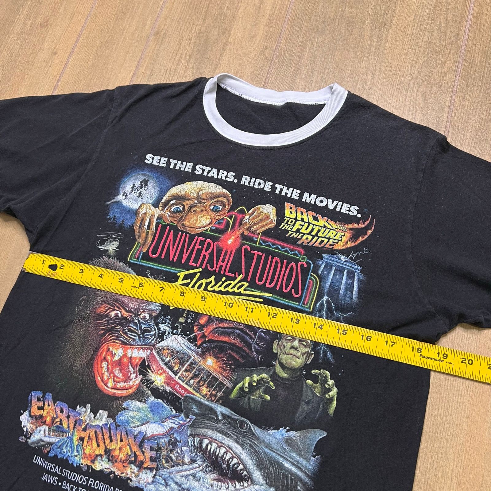 Vintage Vintage Universal Studios T-Shirt Sz S/M Theme Amusement Y2K Size US M / EU 48-50 / 2 - 7 Thumbnail