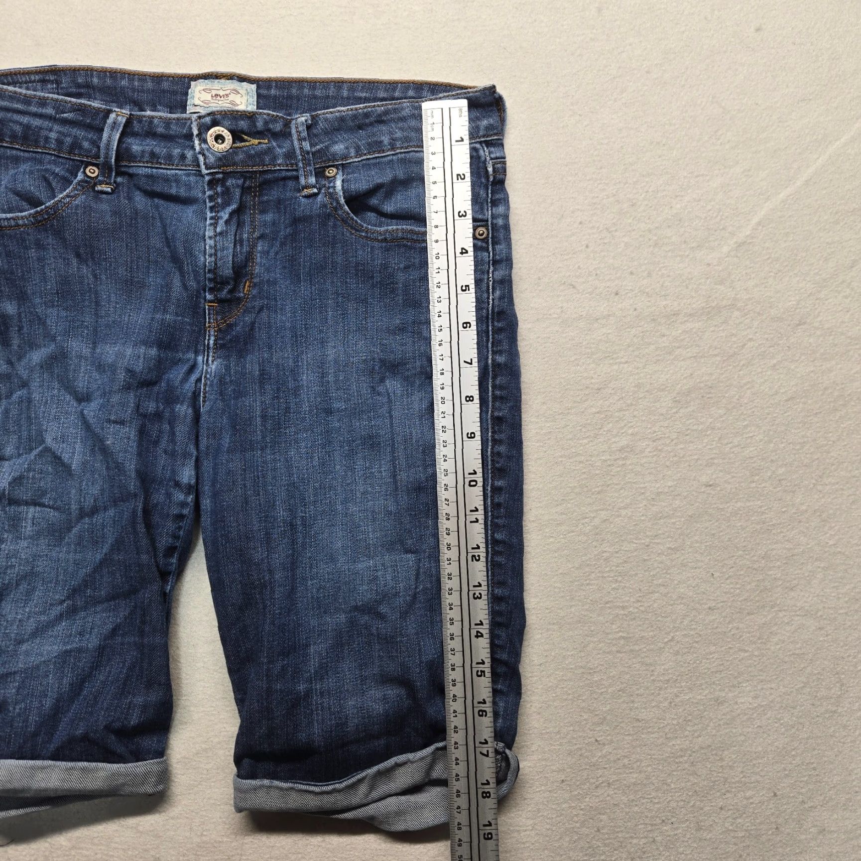 Levi's VINTAGE Levi's Bermuda Shorts Women 6 Denim Cuffed Hem 90s Casual | Blue Size 28" / US 6 / IT 42 - 5 Thumbnail