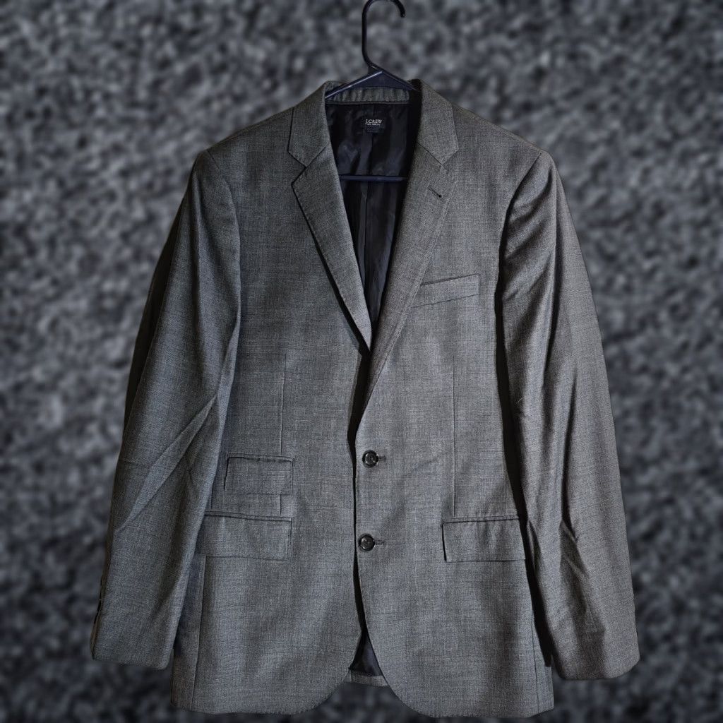 J.Crew J. Crew Blazer Ludlow Single-Breasted Two-Button Notch Lapel 38R Gray Wool Merino 100% Loro Piana Super 150s Classic Mens Shirt? Size 38R - 1 Thumbnail