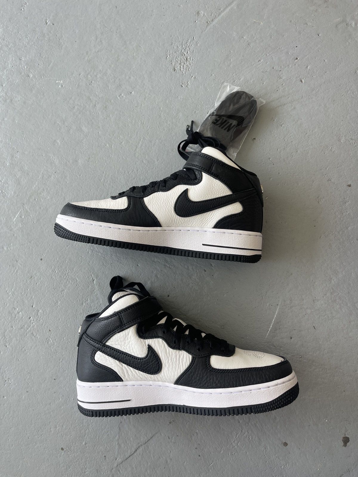 Nike 2022 Stussy x Air Force 1 Mid 'Black White’ Size US 6.5 / EU 39-40 - 4 Thumbnail