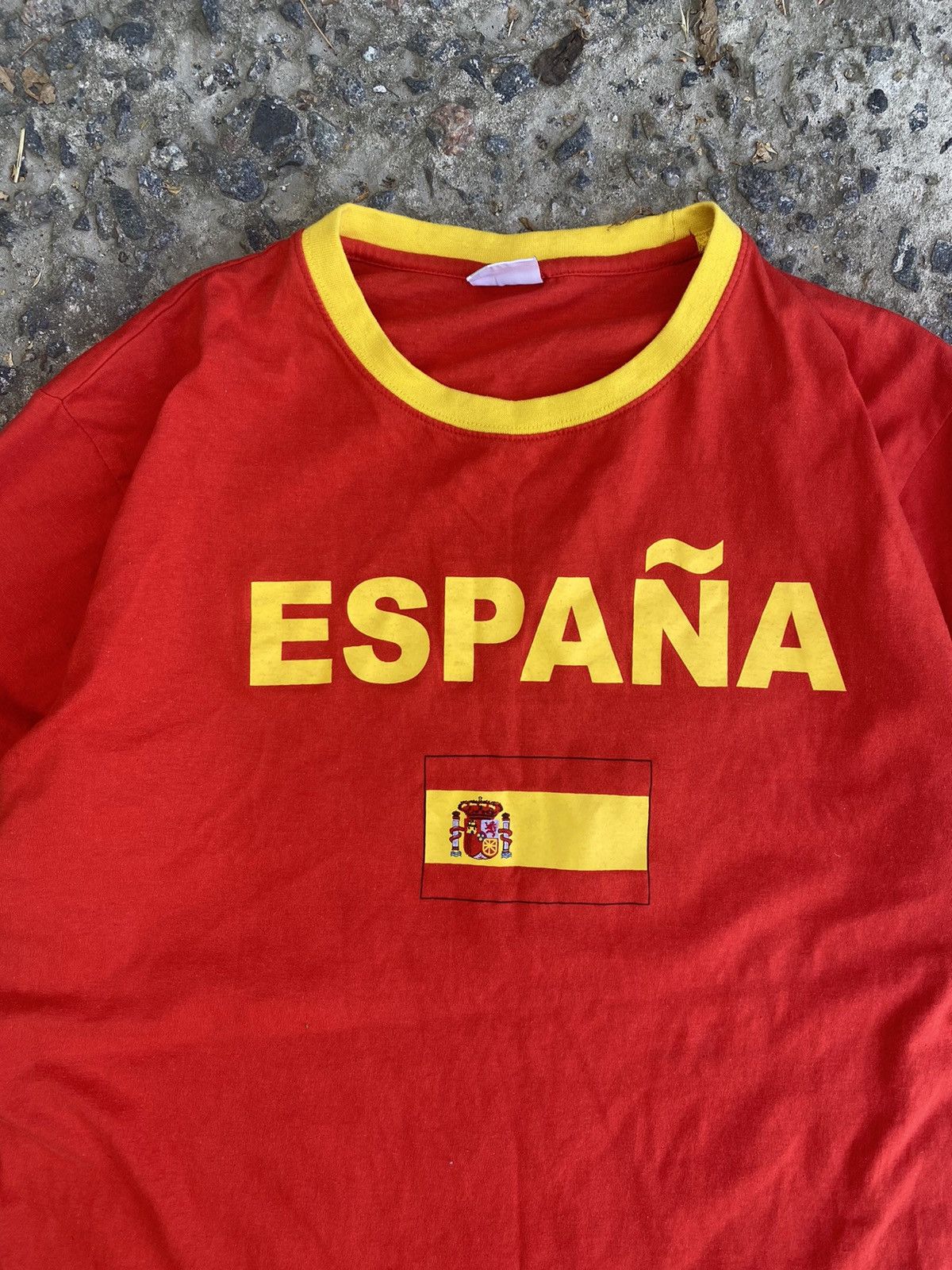 Vintage Vintage Spain National team soccer jersey t shirt Size US M / EU 48-50 / 2 - 9 Thumbnail