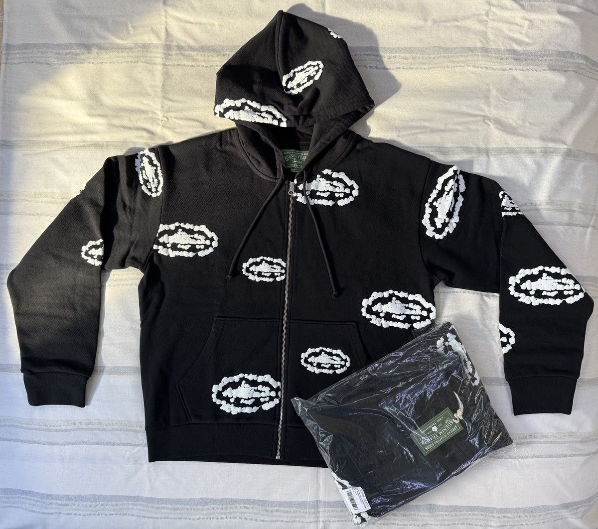 Corteiz Corteiz X Denim Tears Full Sweatsuit NYC Limited M Size US M / EU 48-50 / 2 - 1 Thumbnail