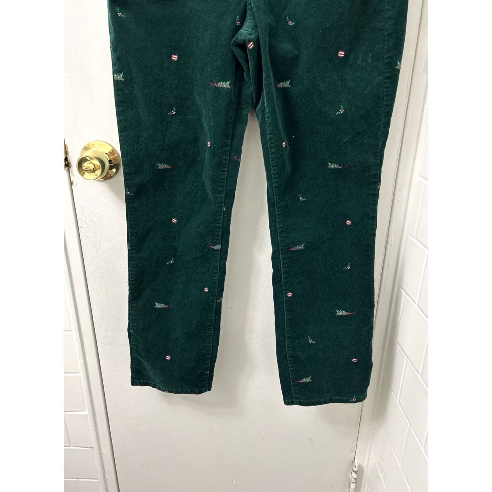Talbots VINTAGE Talbots Pants Womens 10P 28L Green Corduroy Straight Leg Christmas Embroidered Size 32" / US 10 / IT 46 - 3 Thumbnail