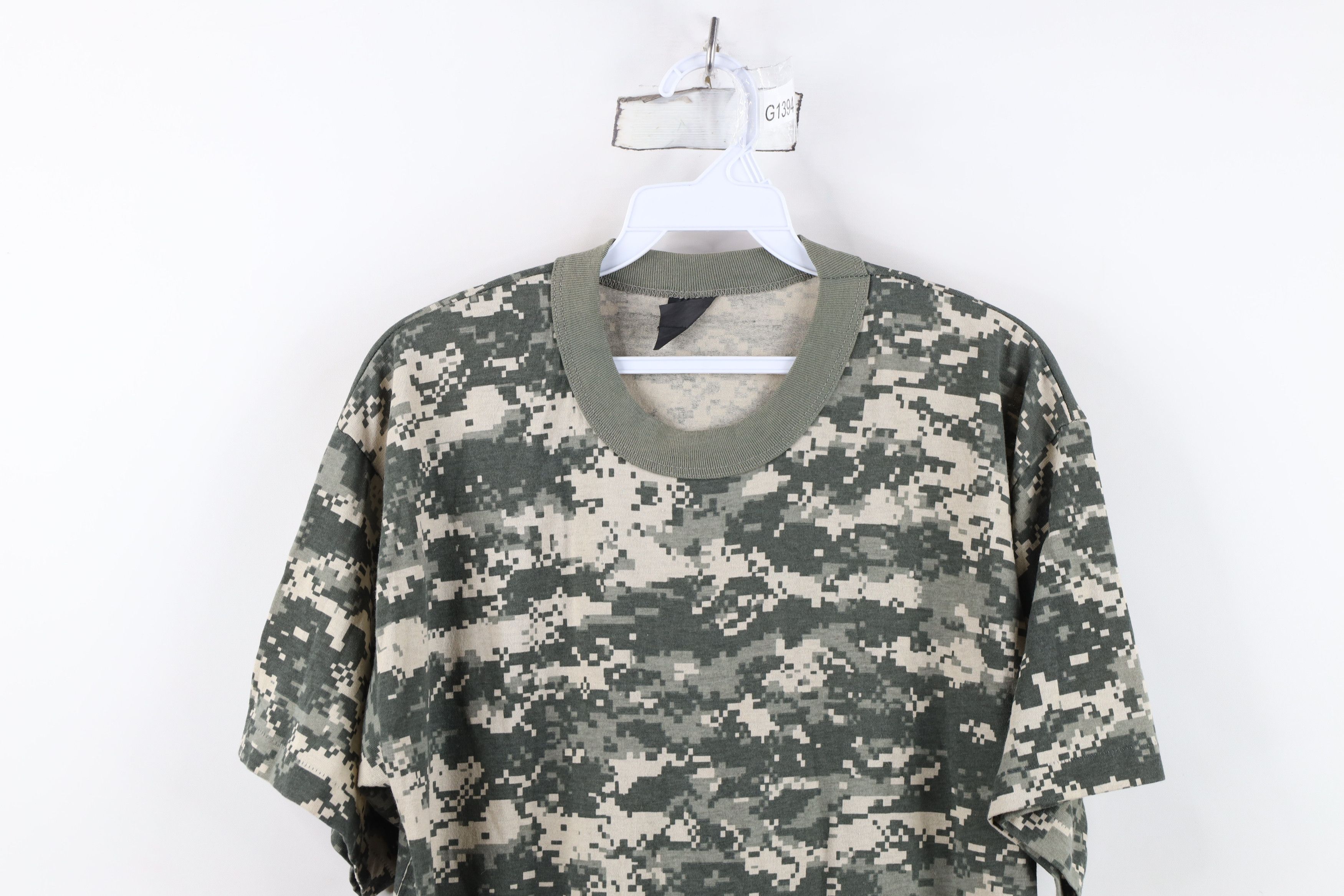 Vintage Vintage 90s Streetwear Digi Camouflage T-Shirt USA Size US L / EU 52-54 / 3 - 2 Thumbnail