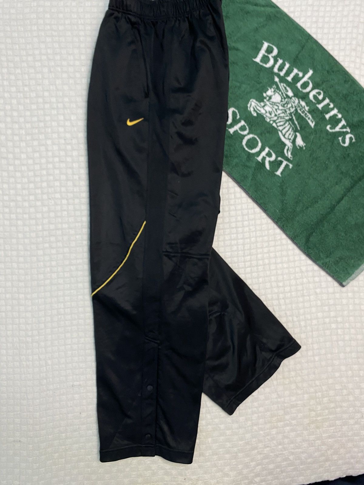Nike 💥 VINTAGE NIKE BAGGY 90S WIDE LEG SWOOSH TRACK PANTS Y2K Size US 34 / EU 50 - 2 Thumbnail